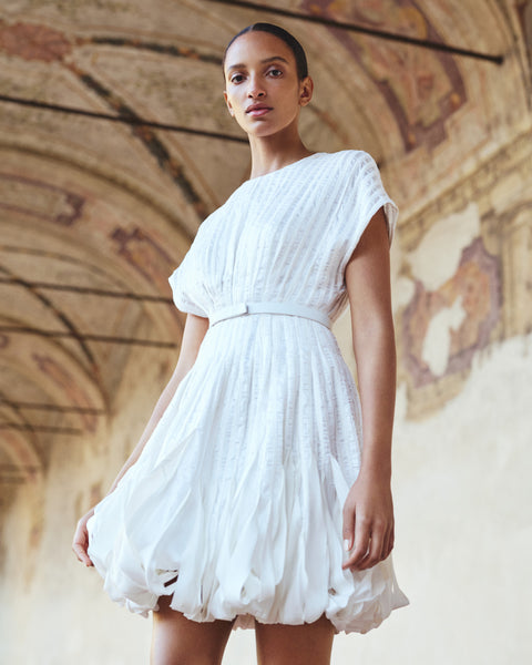 Kurzes Seidenkleid mit Schleifen-Rock