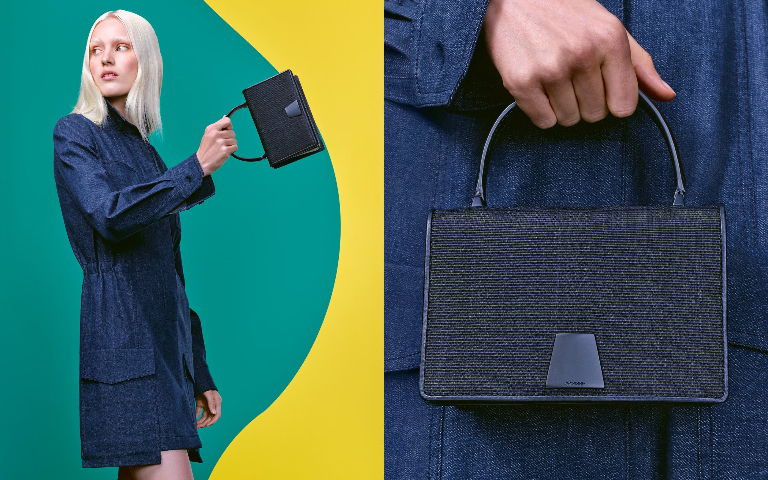 Akris Alice Handtasche aus dunkelblauem Denim mit strukturiertem Griff und Trapez-Verschluss, kombiniert mit einem passenden Denim-Kleid vor geometrischem grün-gelbem Hintergrund.