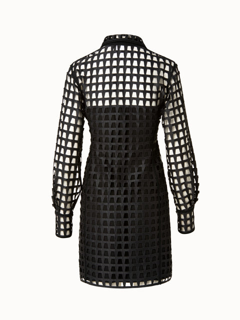 Tunika Kleid aus Trapezoid Grid Stickerei