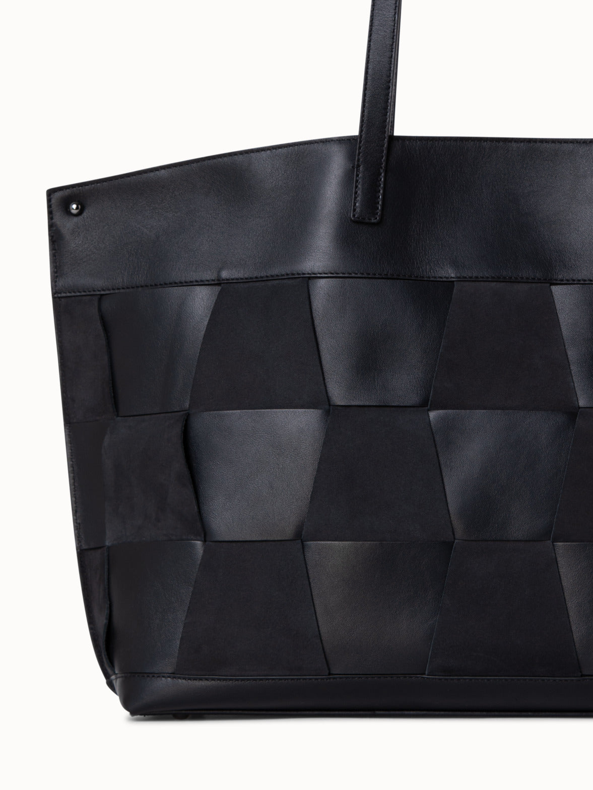 Ai Medium Shoulder Tote