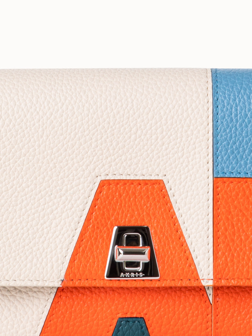 Anouk Envelope aus Leder Composed Letters Patchwork - Bunt