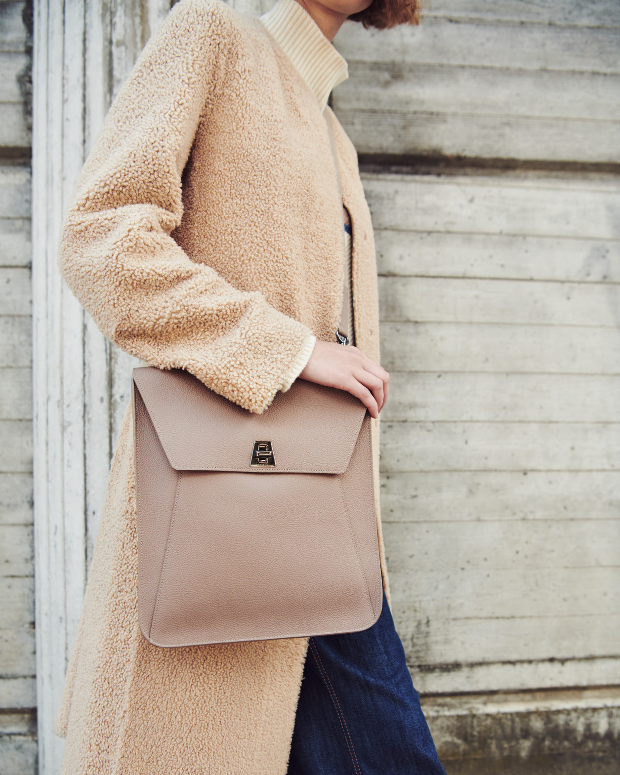 Personalisierbare Medium Anouk Messenger aus Kalbsleder