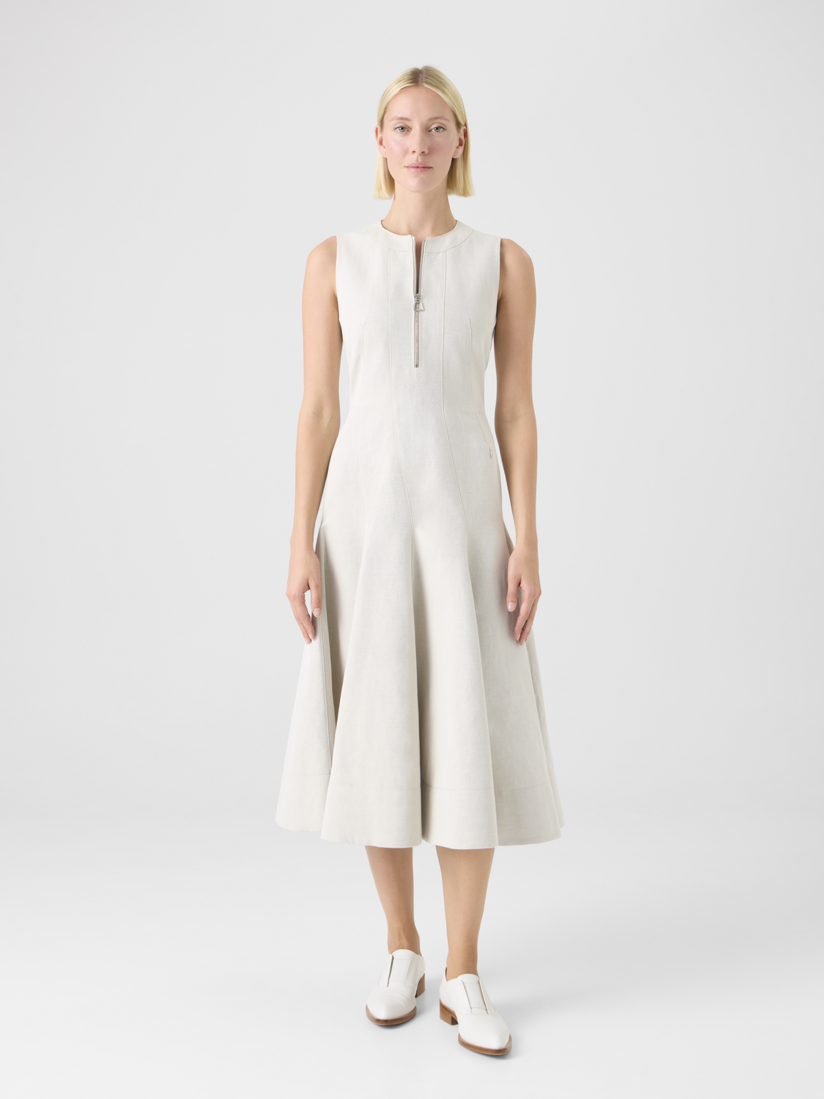 Designer Fit-and-Flare-Midikleid aus Gabardine aus Baumwollleinennal Dress in Cotton-Linen Gabardine - Grau #editorial