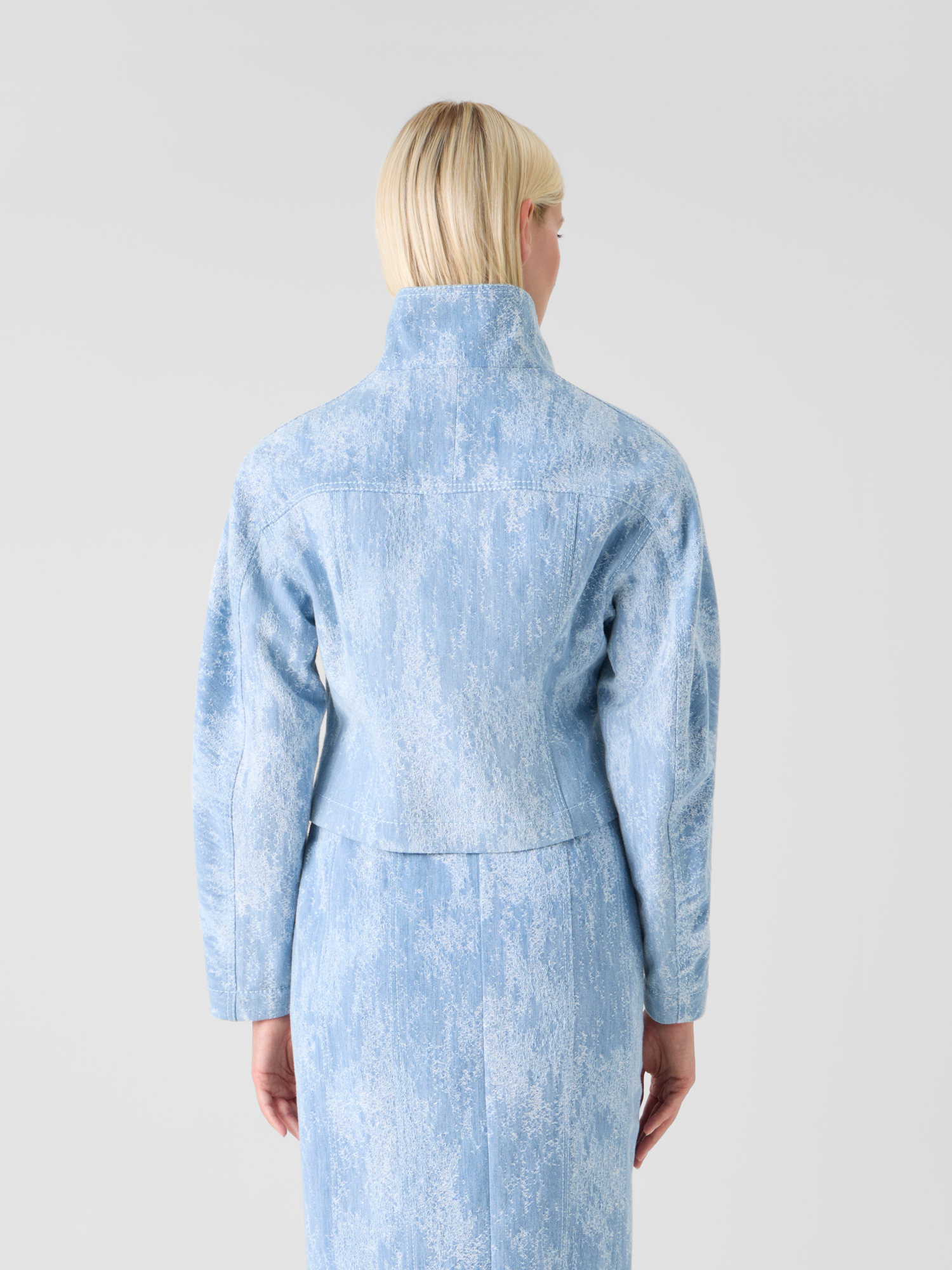 Designer Taillierte Cropped-Jacke aus Jacquard-Denim - Blau