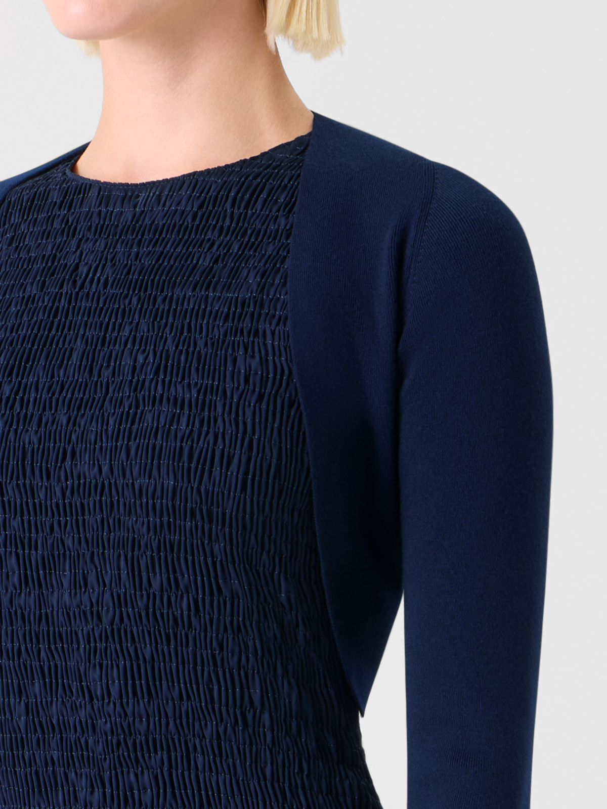 Designer Cropped Bolero-Cardigan aus Merinowolle - Dunkelblau - Blau #editorial