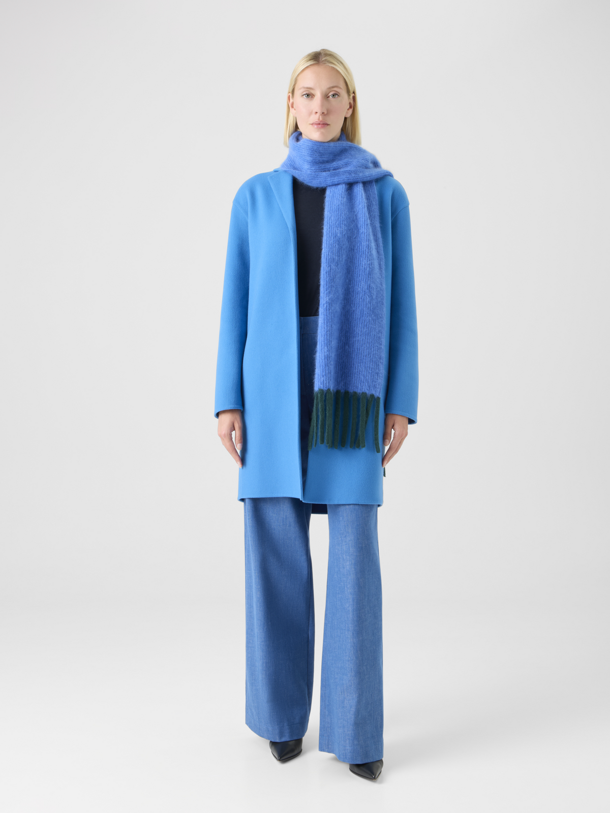 Designer Zweifarbiger Cloud-Kaschmirschal mit Fransen - Blau #editorial