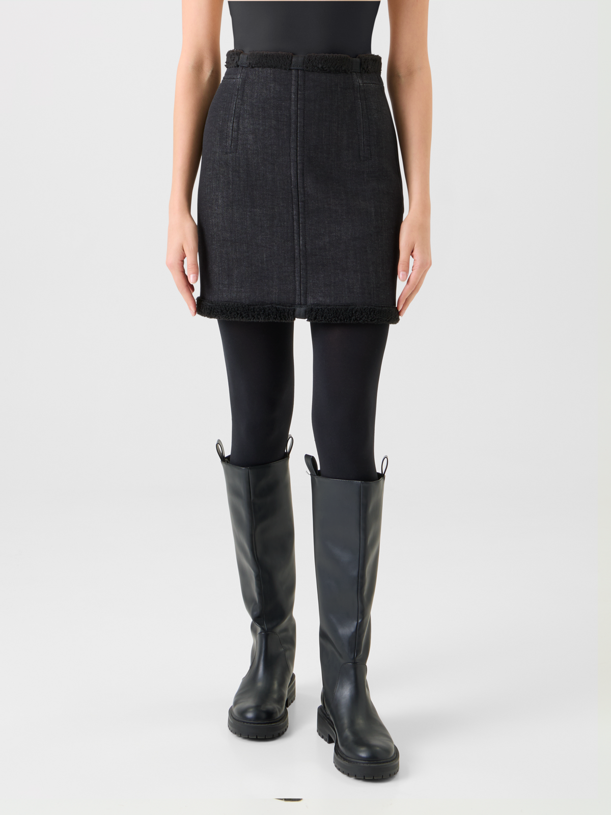 Designer Baumwoll Denim & Fellimitat Minirock - Schwarz #editorial