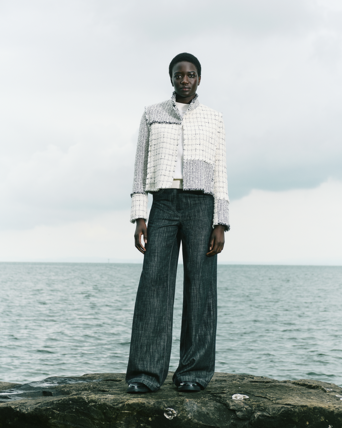 Designer Kurze Patchwork-Tweed-Jacke - Schwarz - Bunt - Ecru - Weiss #editorial