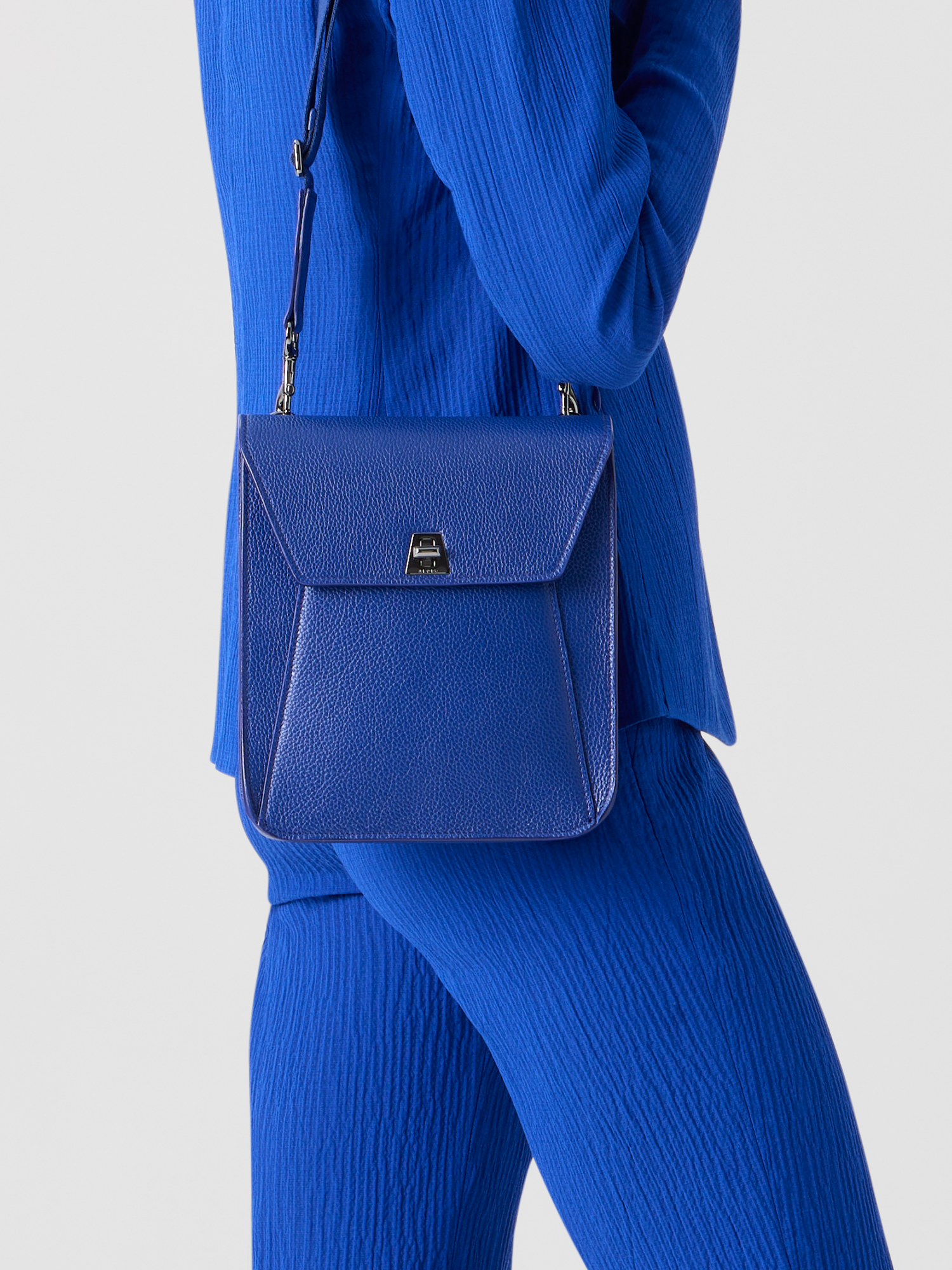 Designer Anouk Little Messenger Bag - Blau 