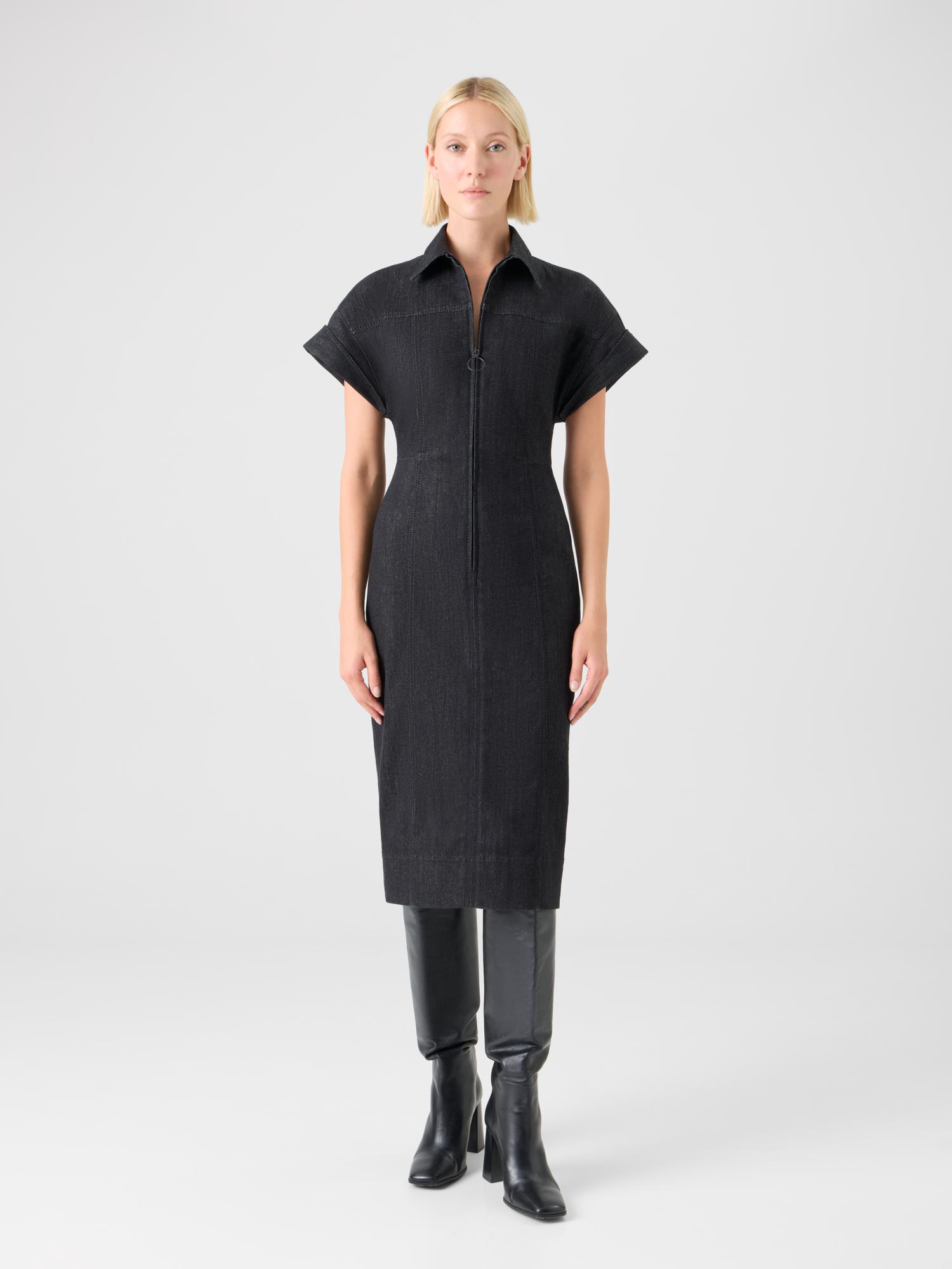 Designer Tailliertes Kleid aus Baumwoll-Stretch-Denim - Schwarz 