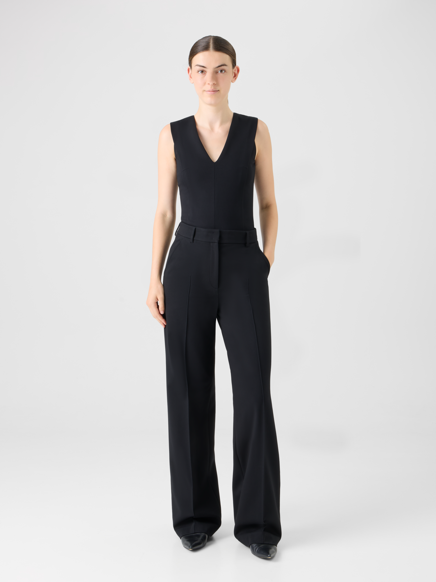 Designer Top mit V-Ausschnitt aus charakteristischem Jersey - Schwarz 