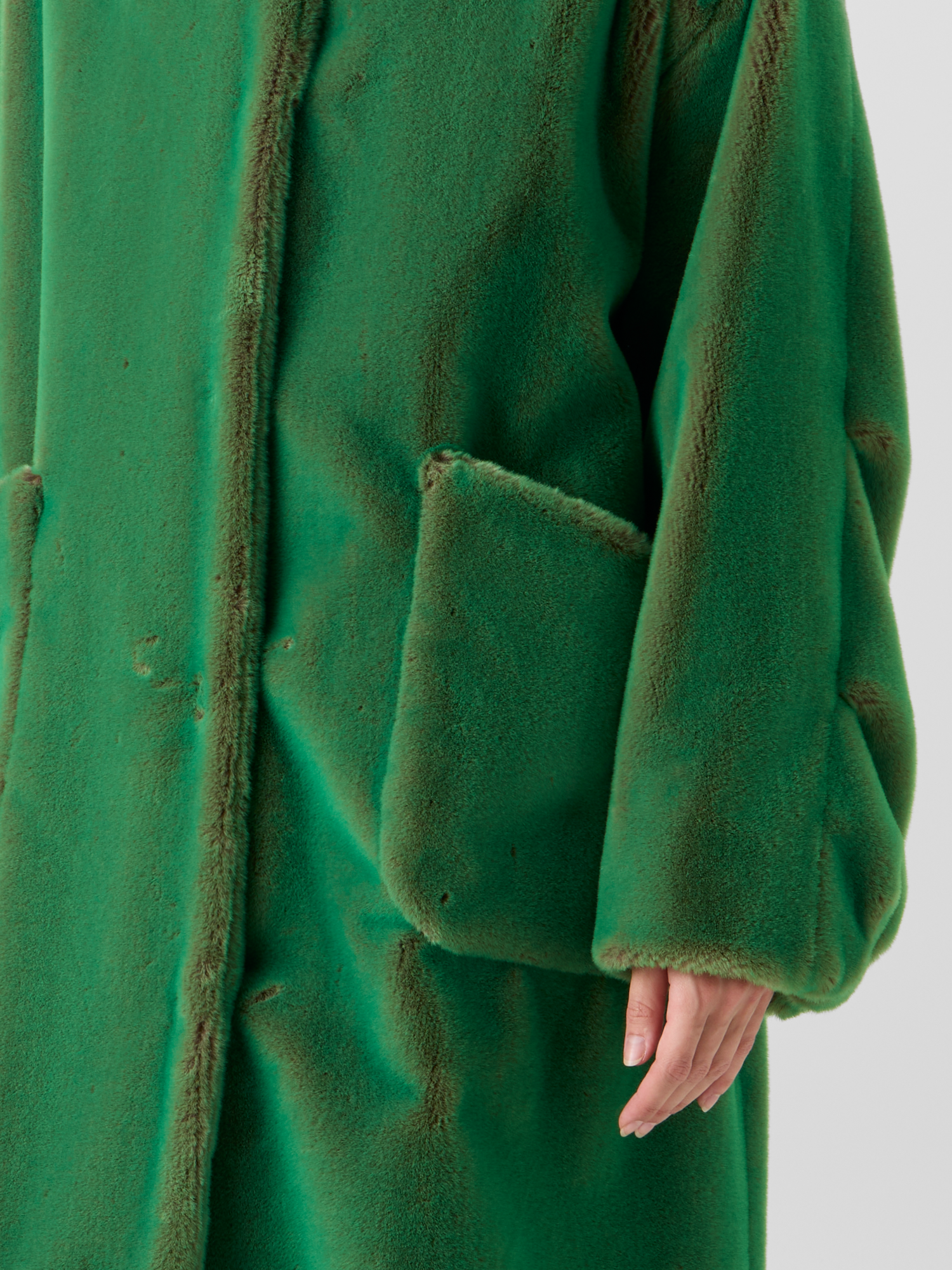 Designer Oversize-Mantel aus Changeant-Webpelz - Grün 