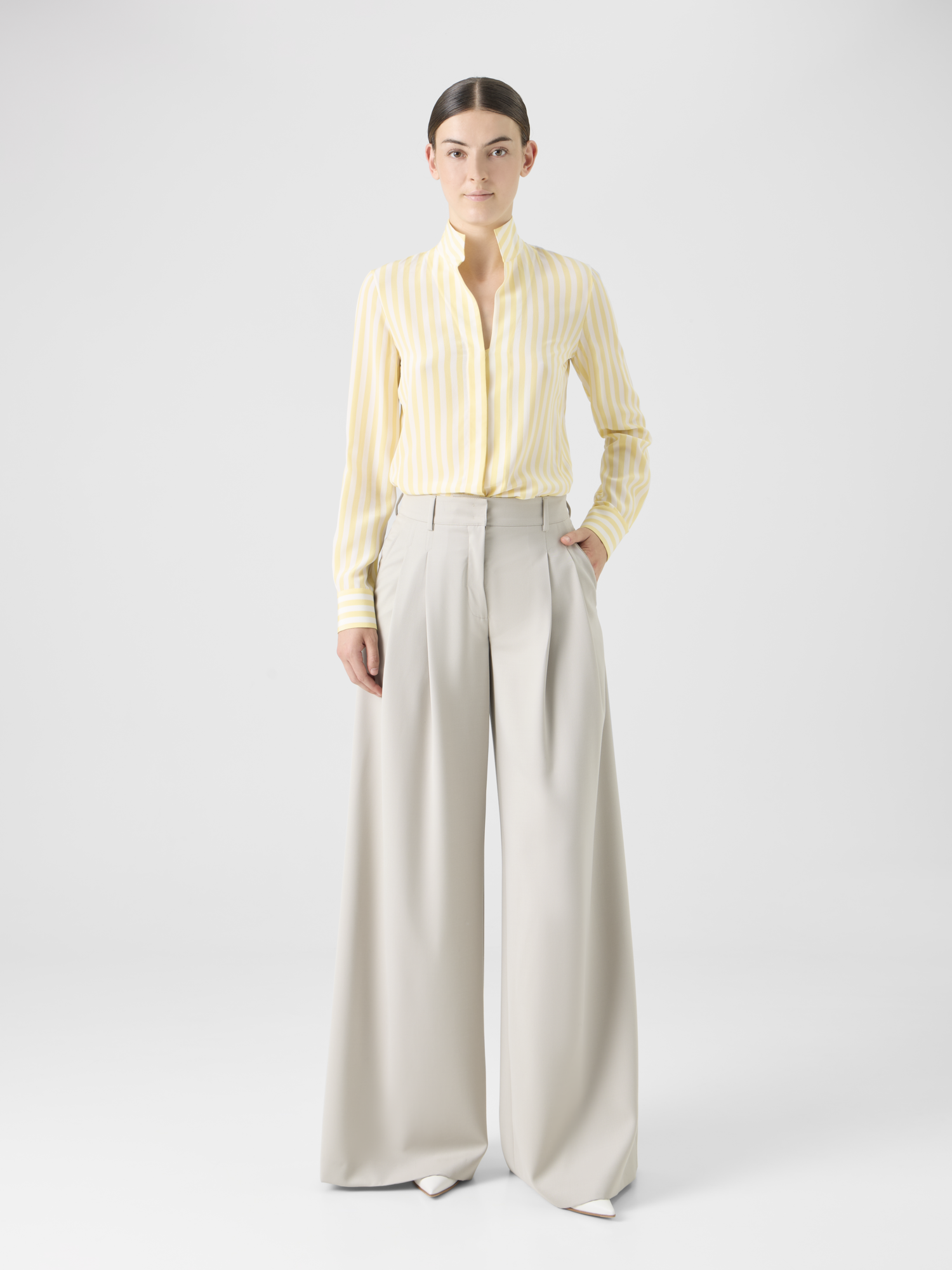 Designer Hose mit weitem Bein aus Wollgabardine - Beige 