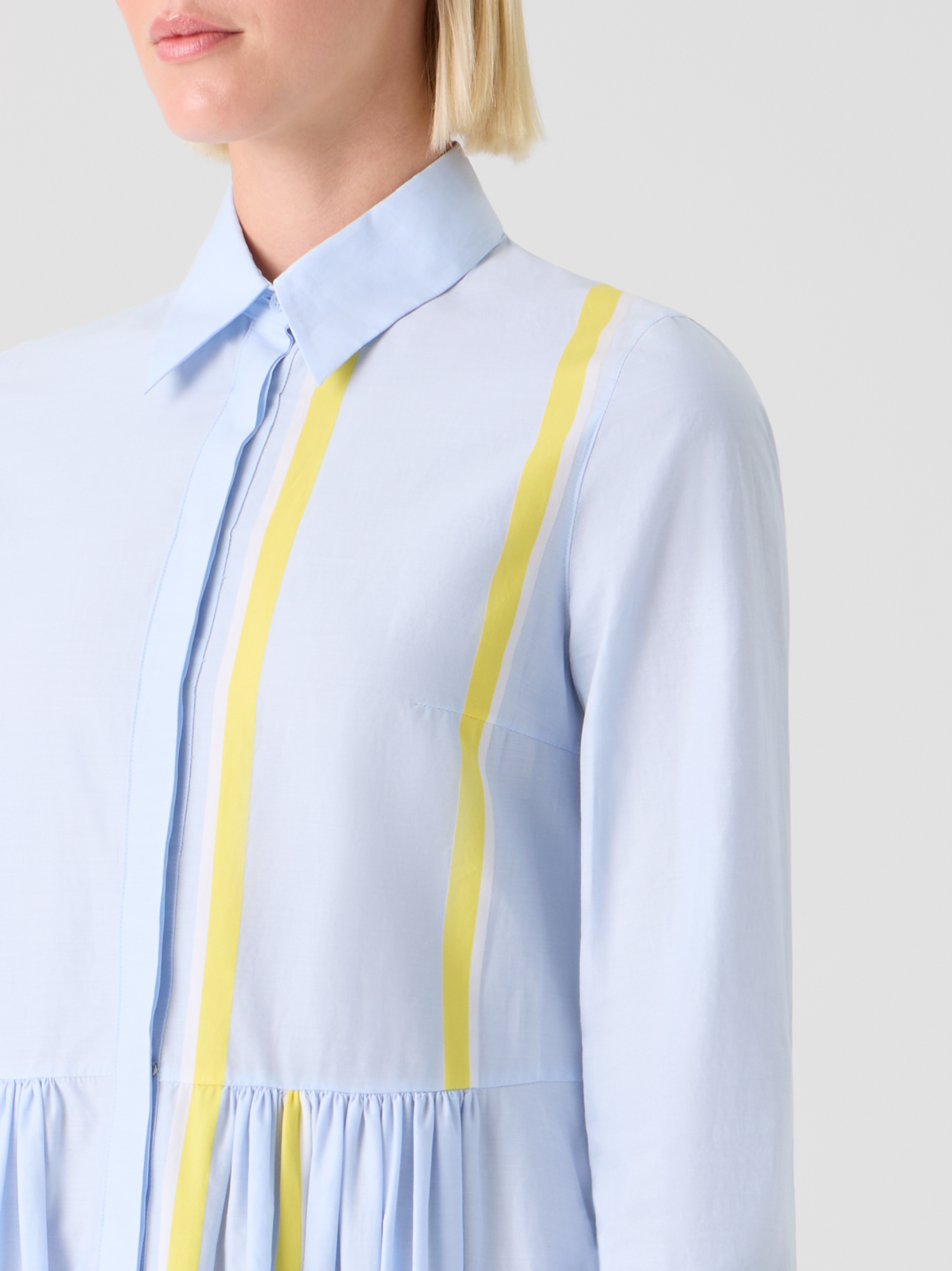 Designer Gestreiftes Midi-Hemdblusenkleid aus Baumwoll-Chambray - Blau - Bunt