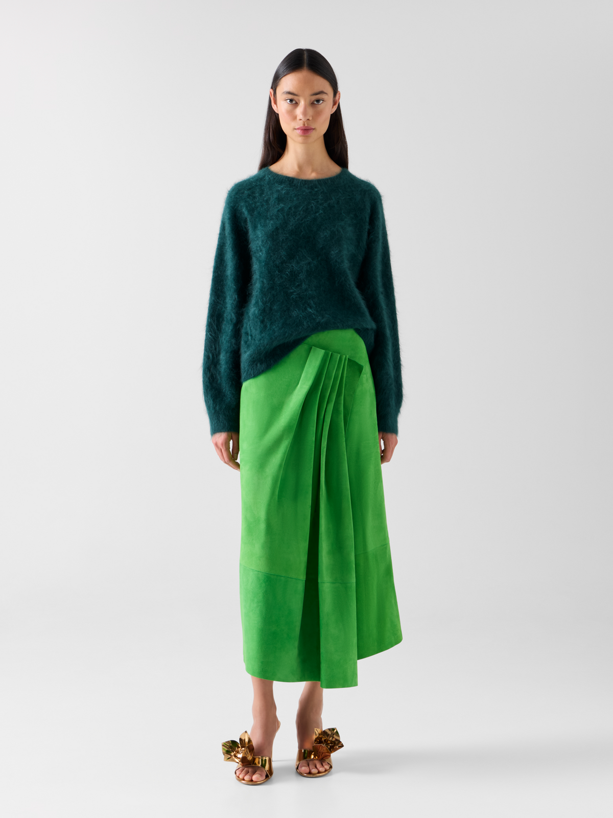 Designer Midirock aus Veloursleder mit Drapierung vorne - Grün 
