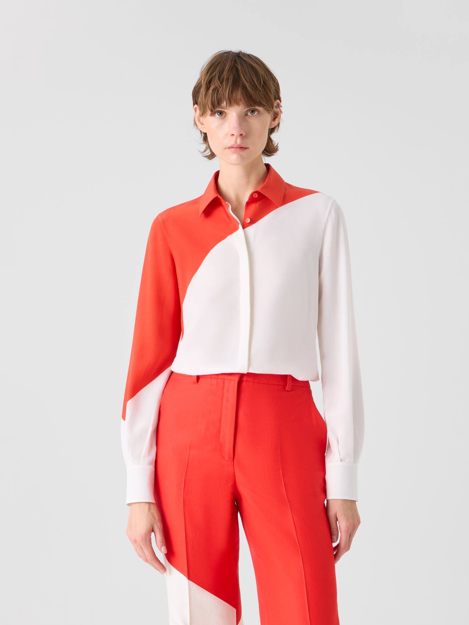 Designer Seiden-Crêpe-Bluse mit Polygon-Druck - Bunt 