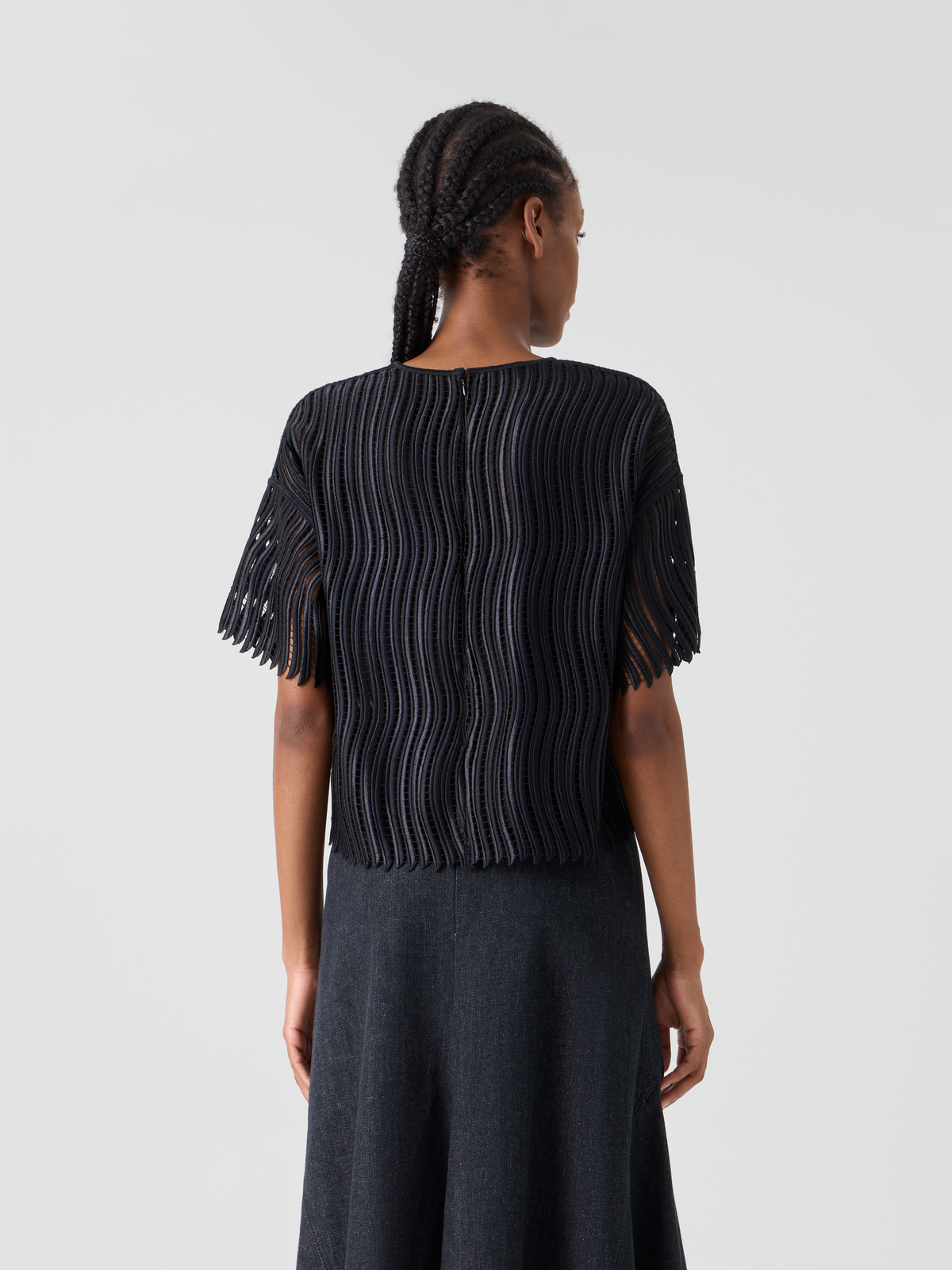 Designer Kastige Bluse aus Wave-Guipure - Schwarz #editorial