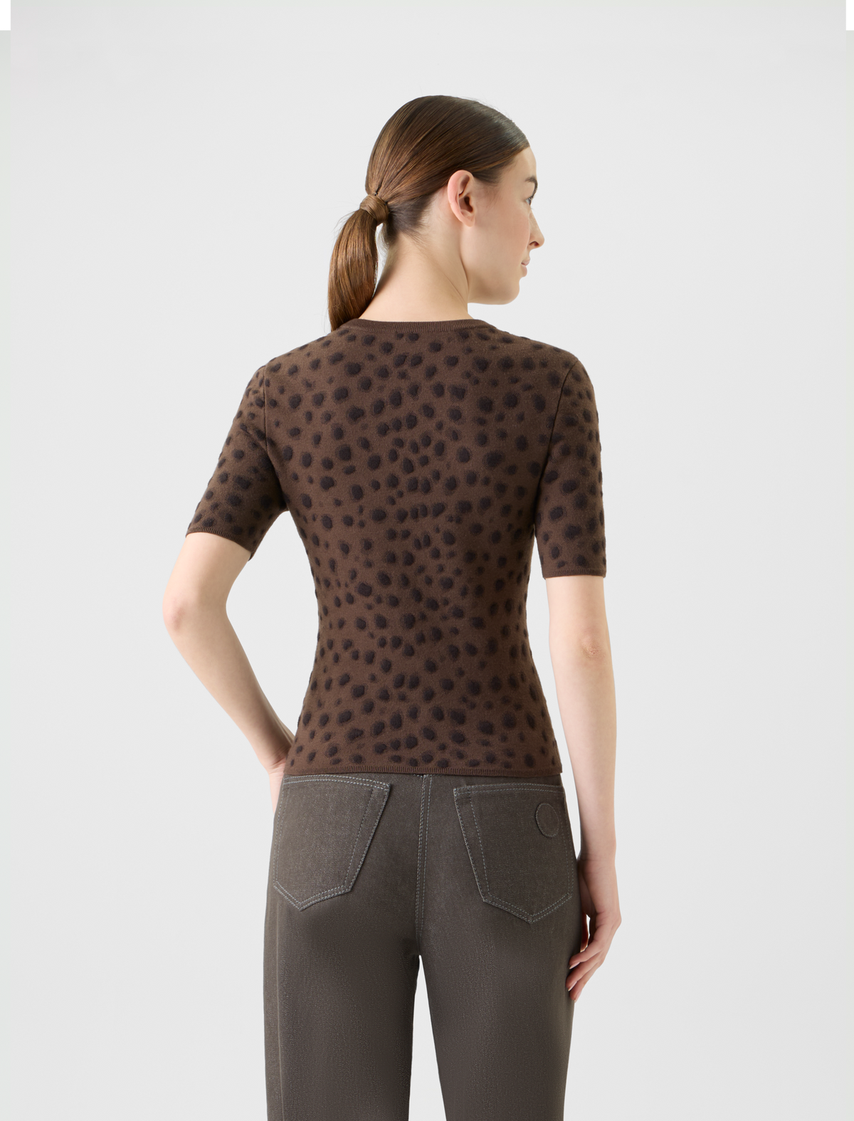 Designer Tailliertes Wolle Stricktop im Leopard Jacquard - Braun #editorial