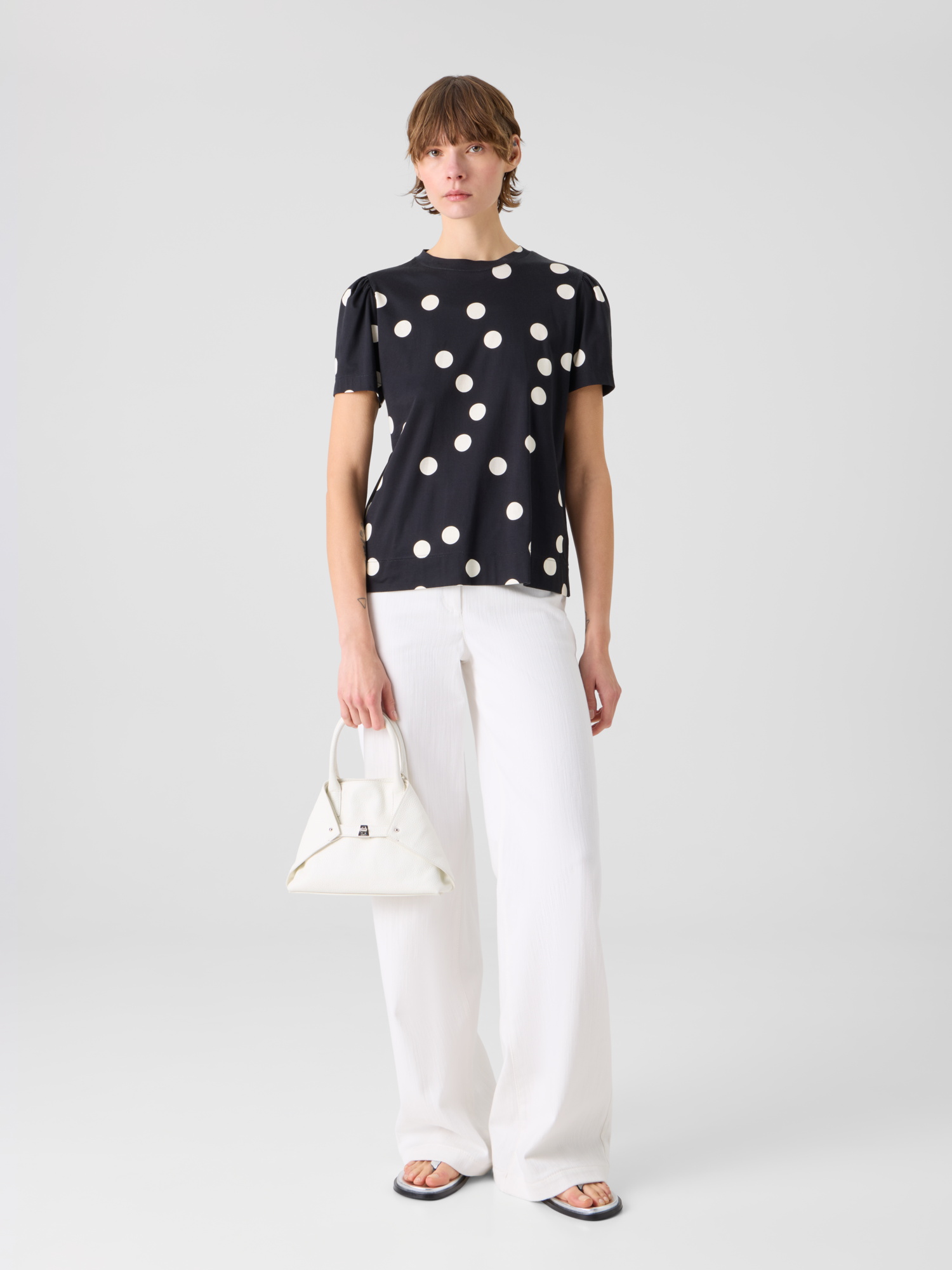 Designer Baumwolljersey-T-Shirt mit Puffärmeln und Polka-Dots - Schwarz