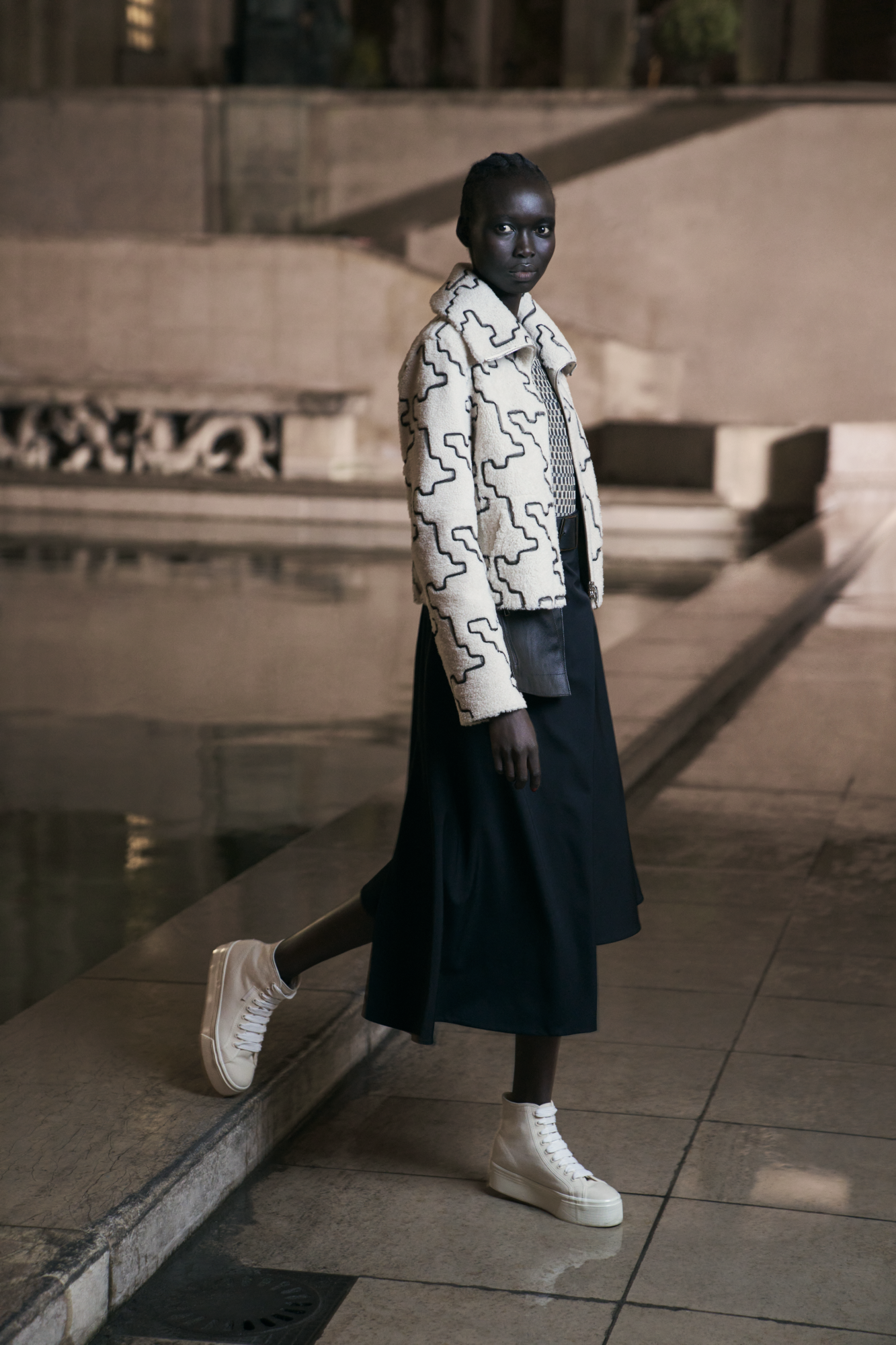 Designer Ai Medium Shoulder Tote - Schwarz - Bunt 