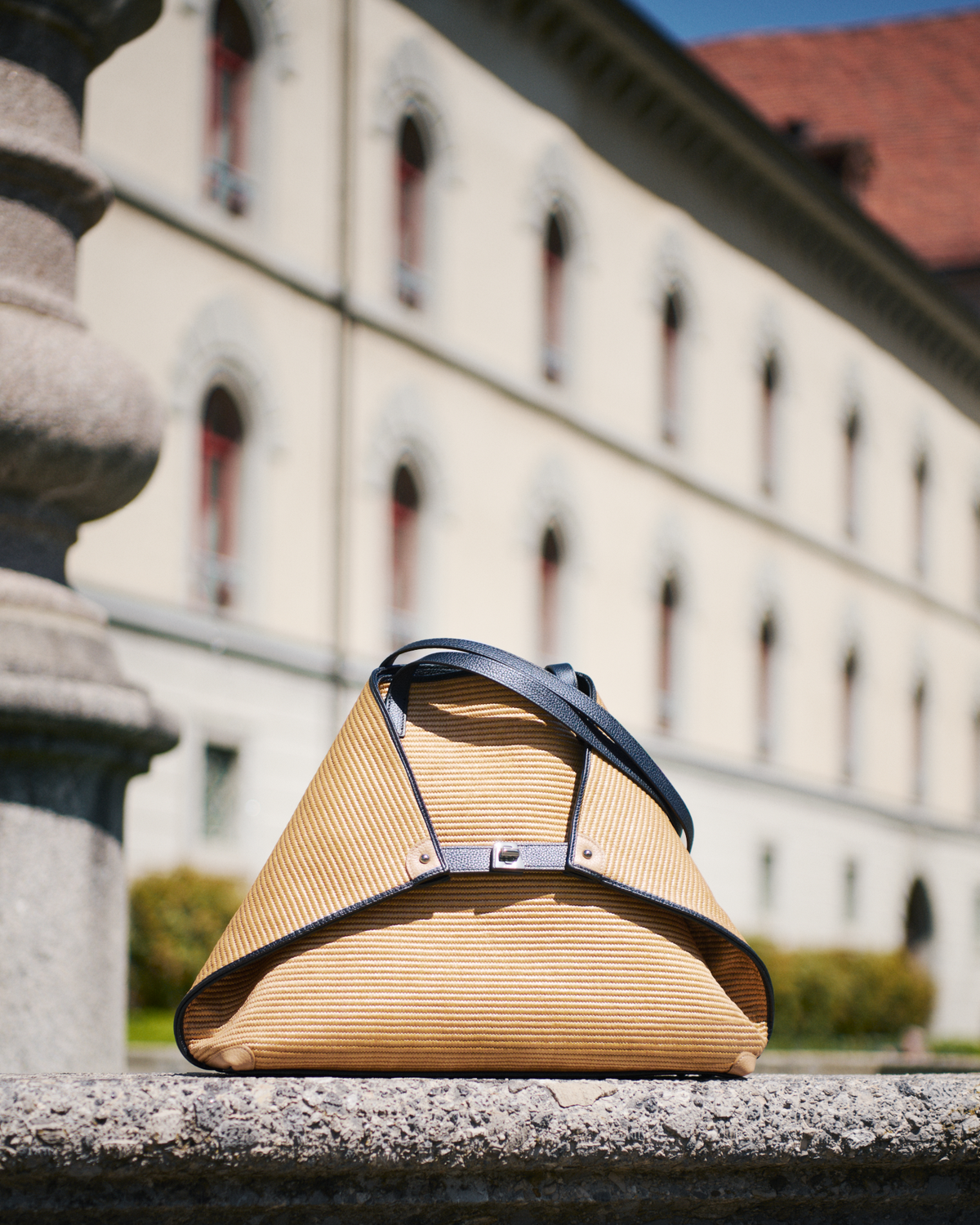 Designer Ai Medium Shoulder Tote - Schwarz - Bunt - Beige #editorial