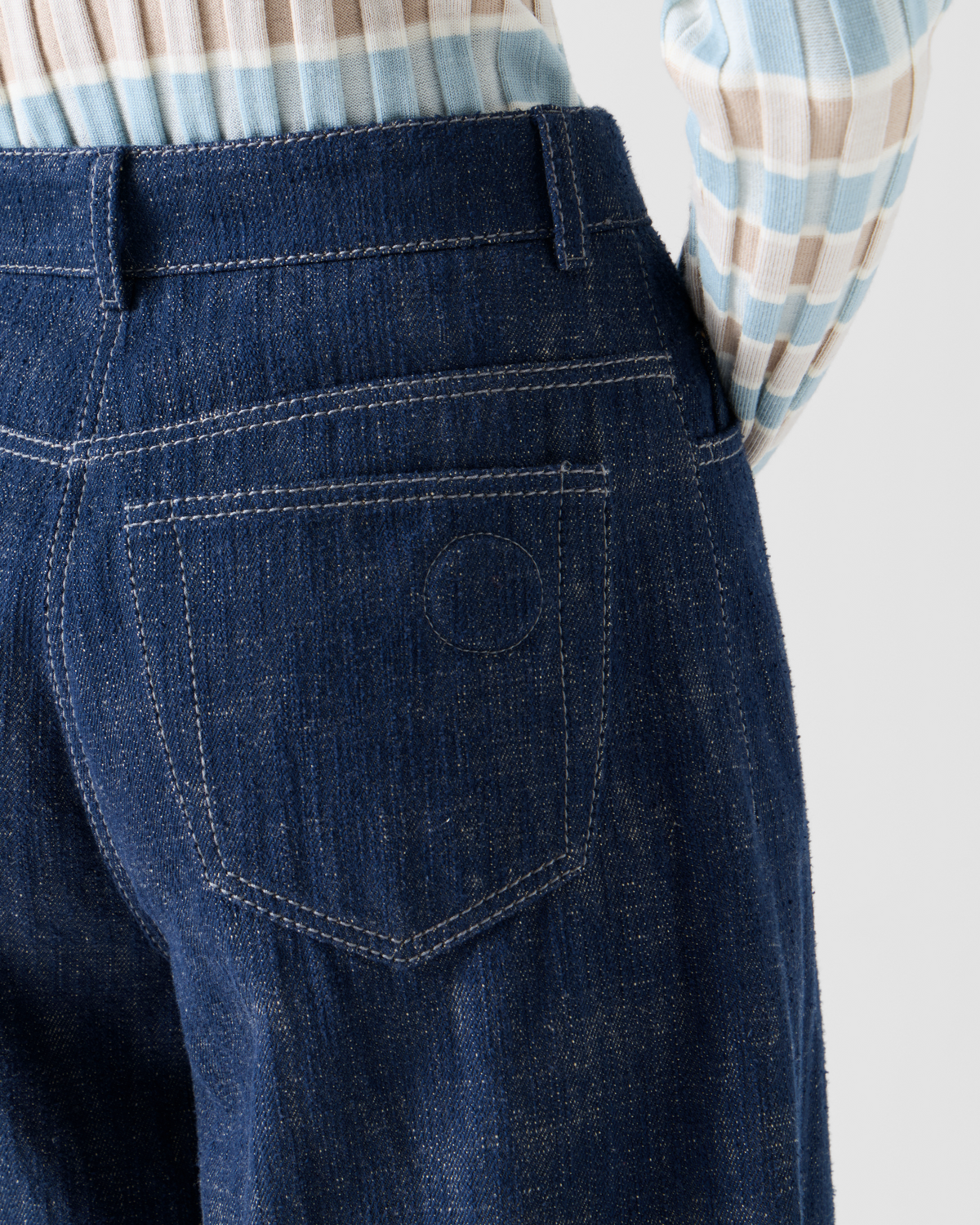 Designer Barrel-Leg Hose aus Winter-Denim - Dunkelblau #editorial