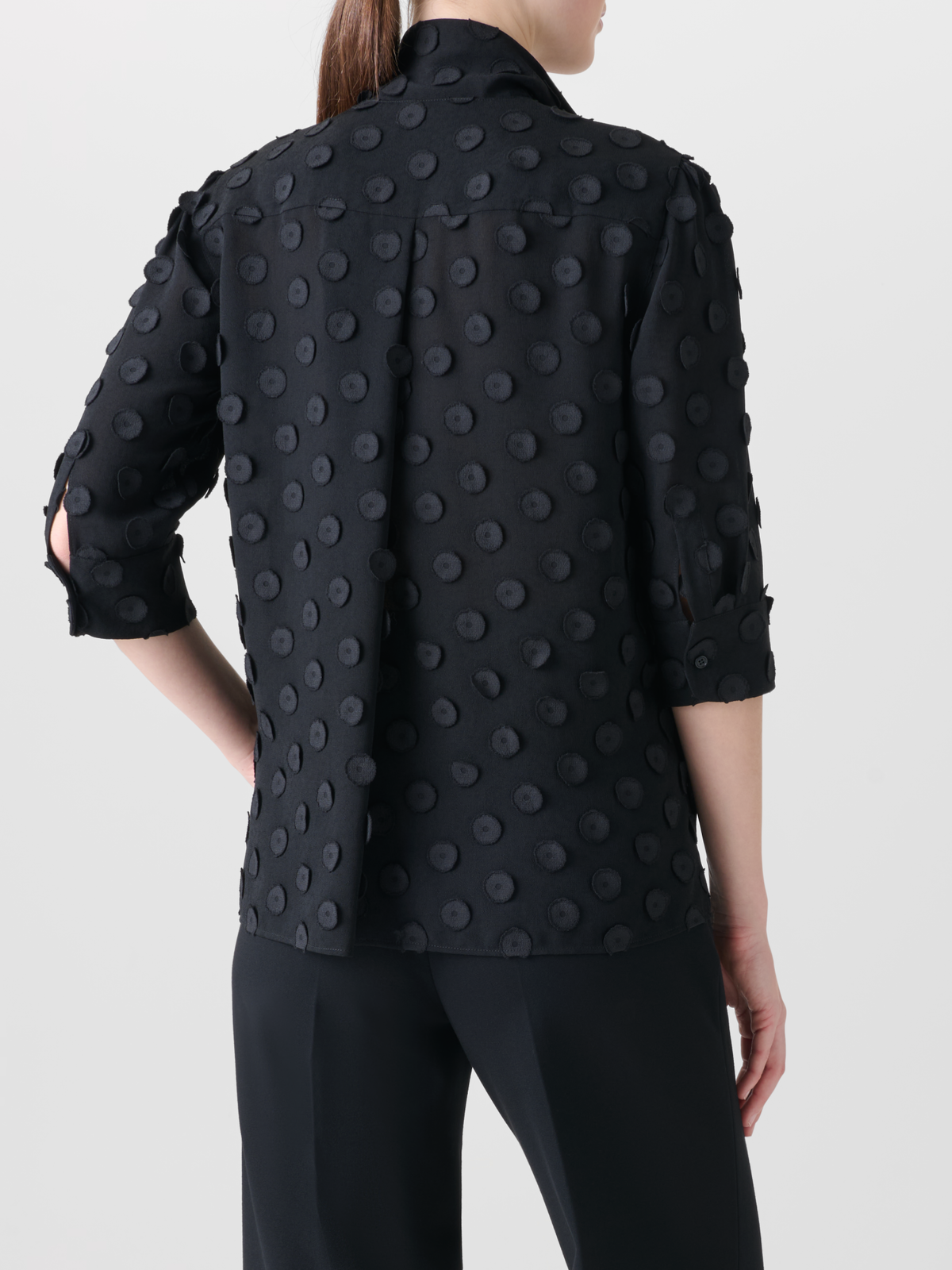 Designer Bluse mit Schleife und 3D Polka Dots - Schwarz #editorial