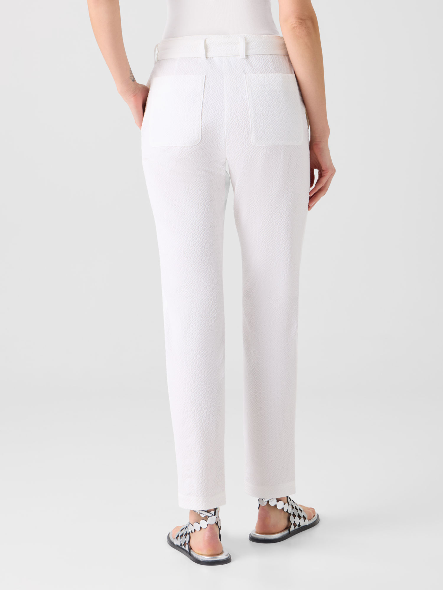 Designer Fallon schmal zulaufende Hose aus Baumwoll-Seersucker - Weiss