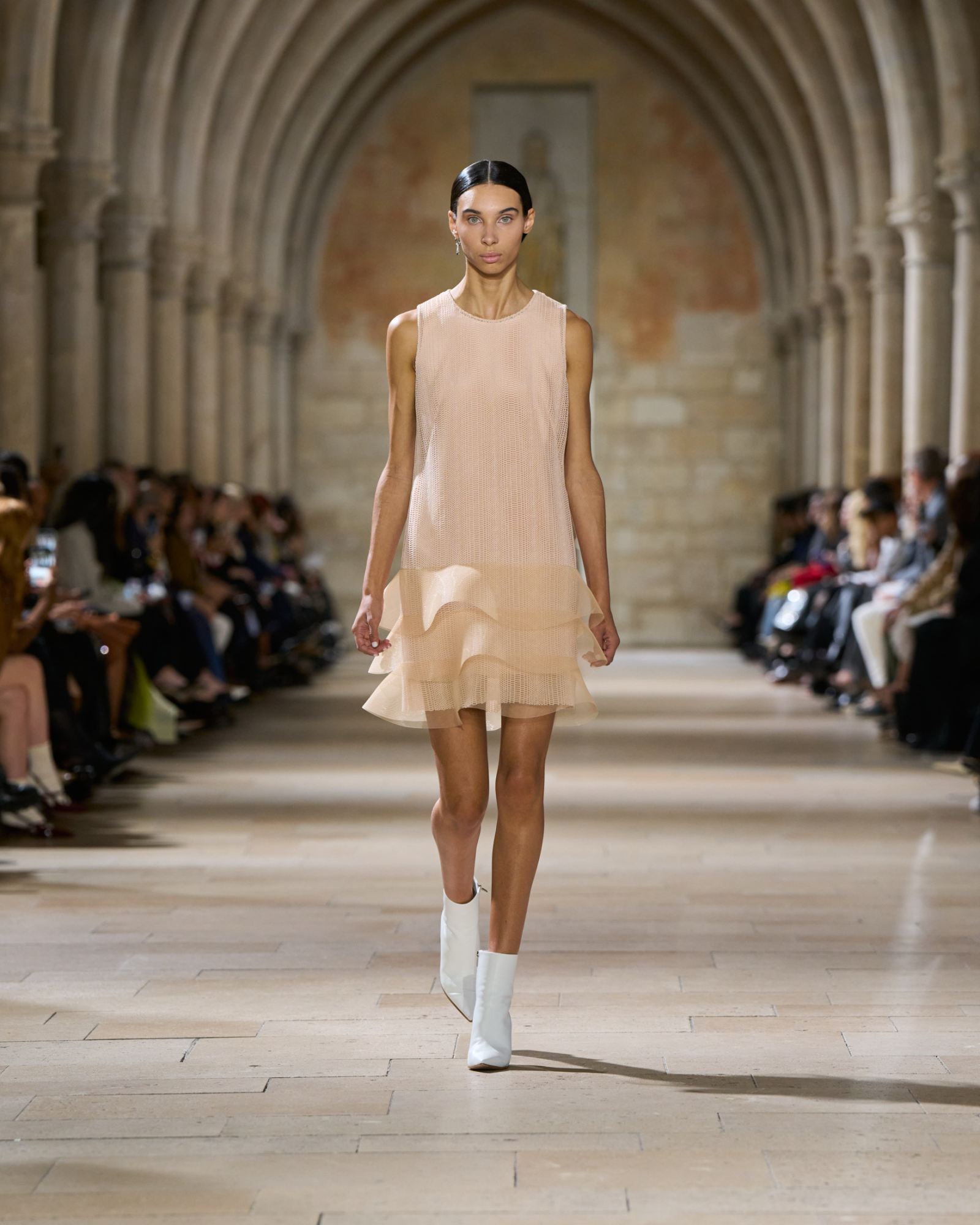 Designer Allover Stickerei-Cocktailkleid mit Wellen - Beige 