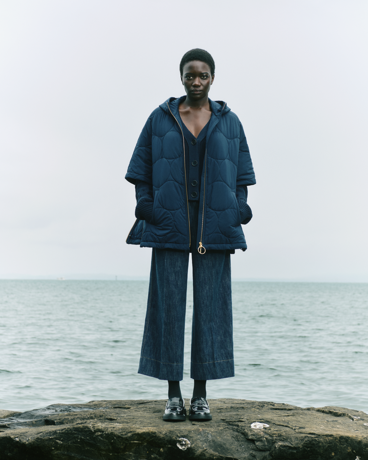 Designer Pufferjacke in A-Linie aus Dot Quilt - Dunkelblau - Blau #editorial