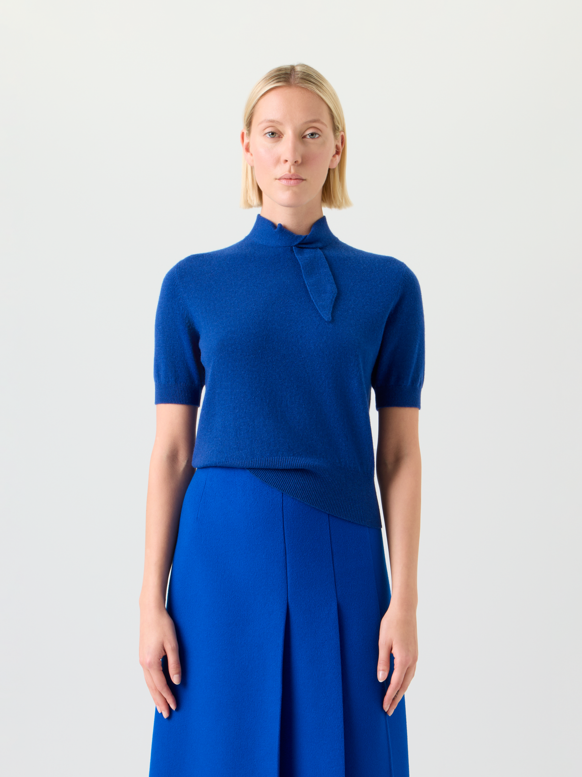 Designer Kurzarm  Kaschmir Pullover Kragen Knoten Detail - Blau #editorial