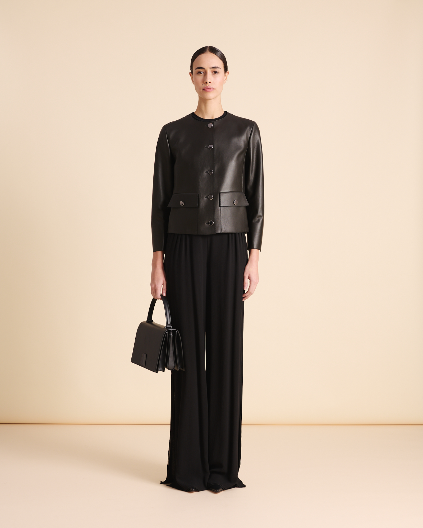 Designer Lederjacke mit verkürzten Ärmeln - Schwarz 