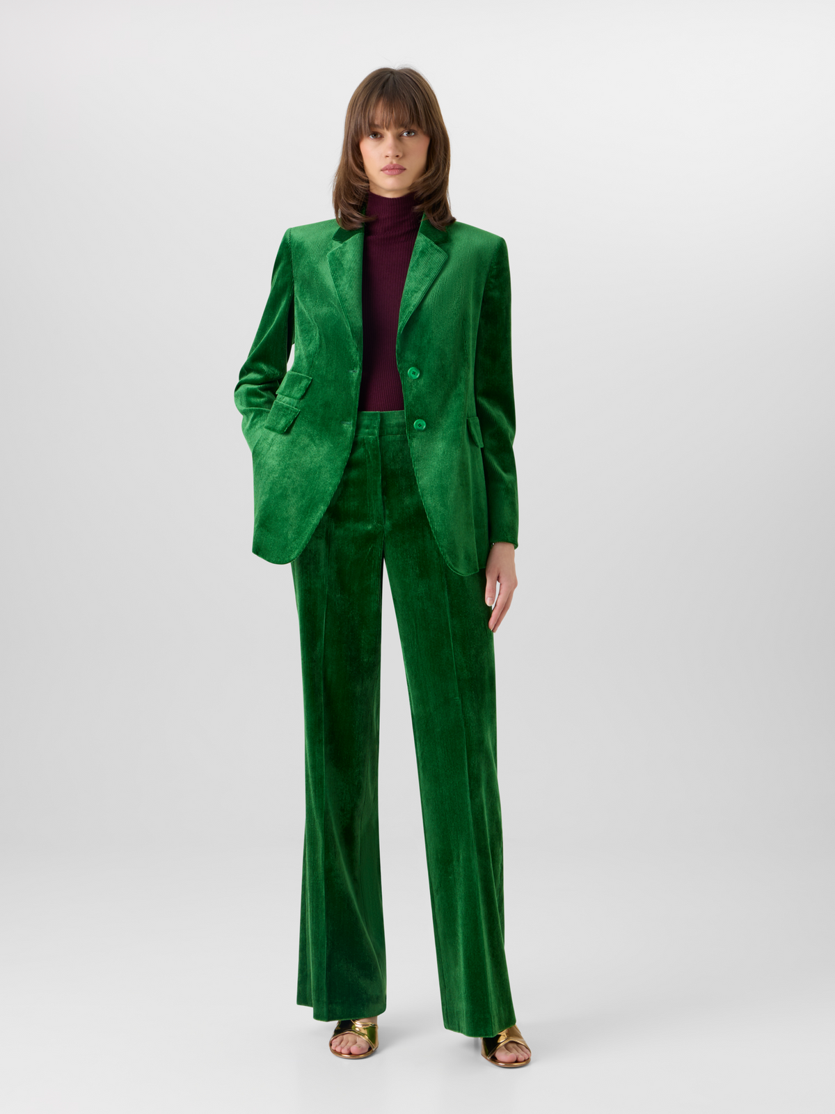 Designer Jacke aus fliessendem Cord - Grün #editorial