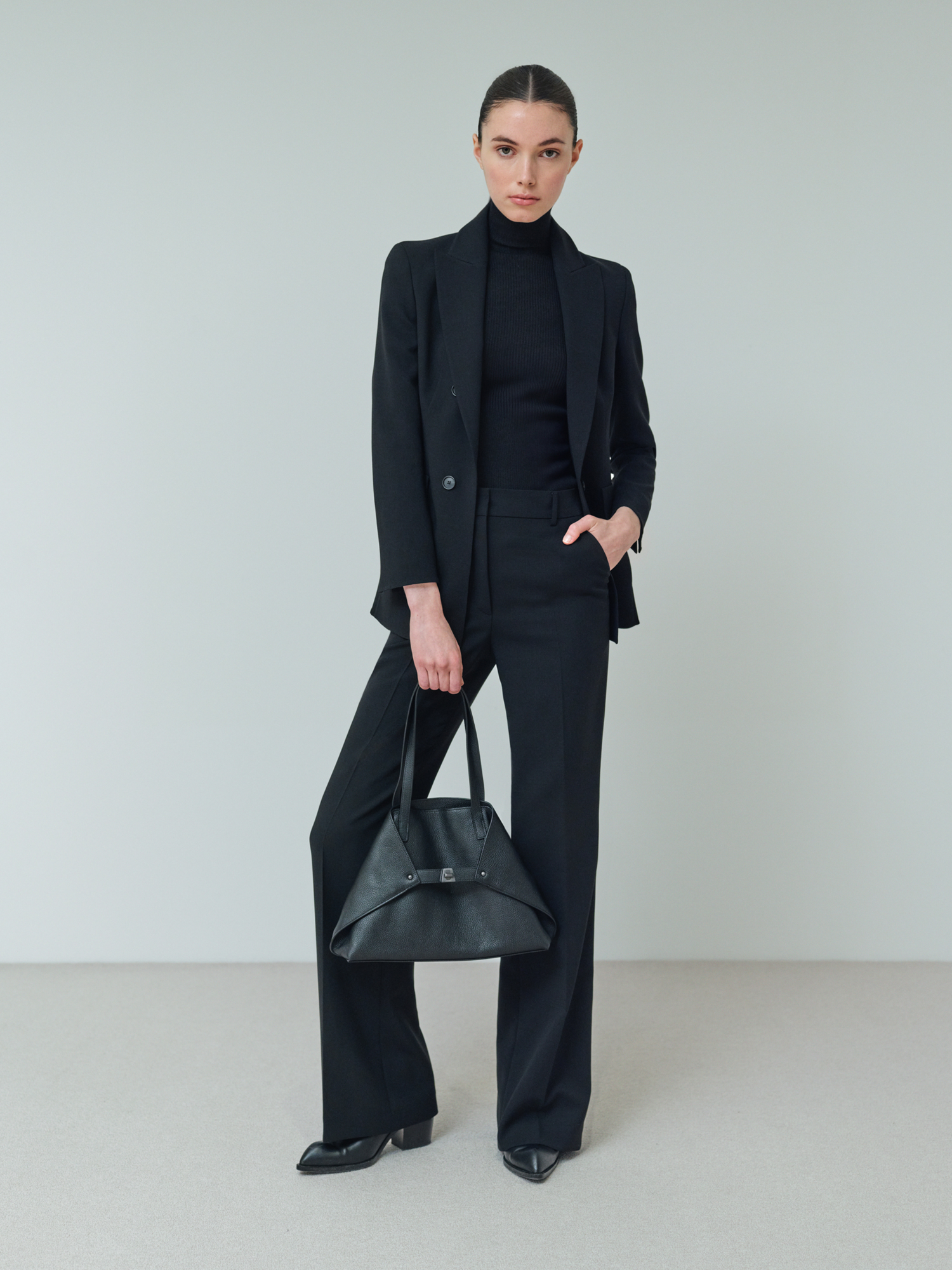 Designer Ai Small Shoulder Tote - Schwarz 