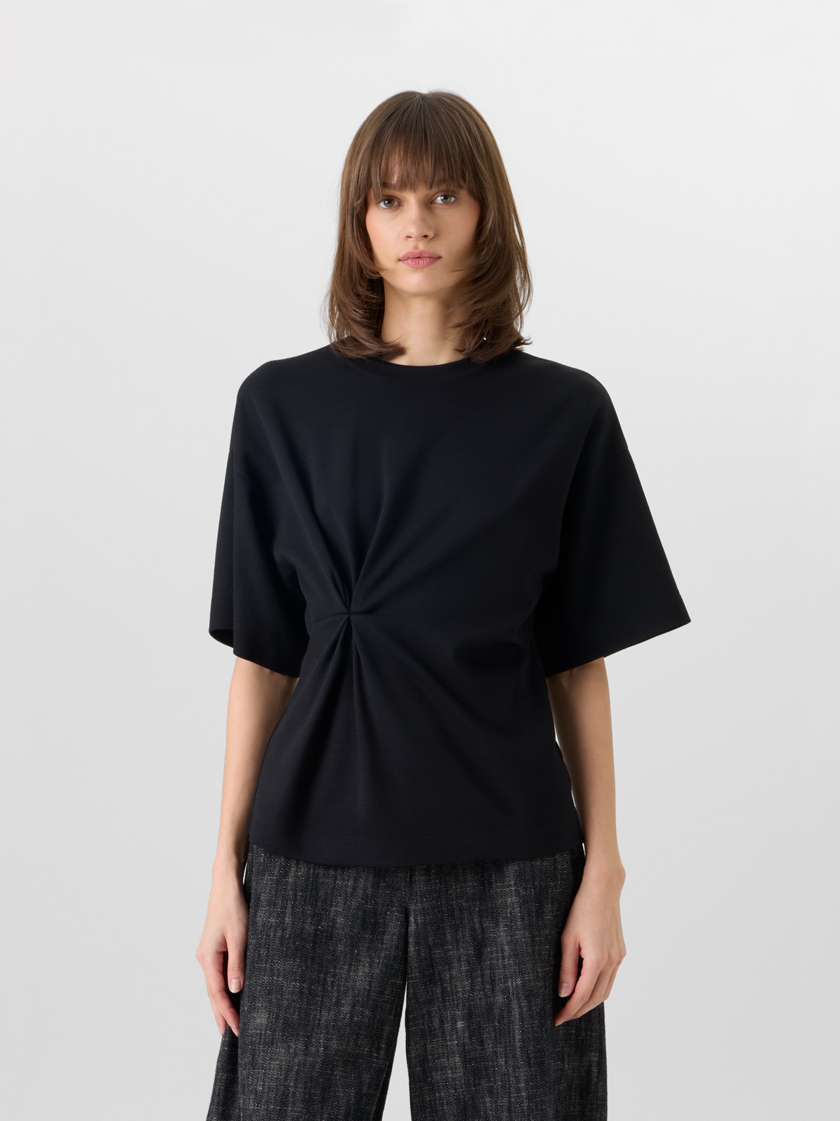 Designer Kurzärmeliges T-Shirt mit Punto Dot Applikation - Schwarz #editorial