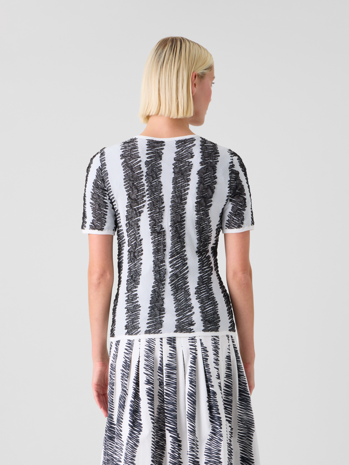 Designer Tailliertes 3D-Scribble-Jacquard-Strick-Top - Schwarz - Bunt #editorial