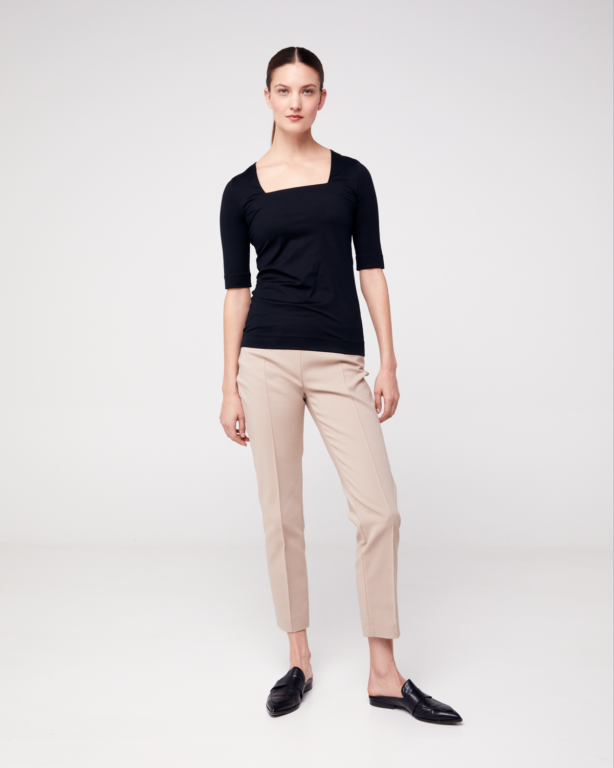 Designer Cropped Slim Hose aus Baumwoll-Techno-Stretch - Beige #editorial