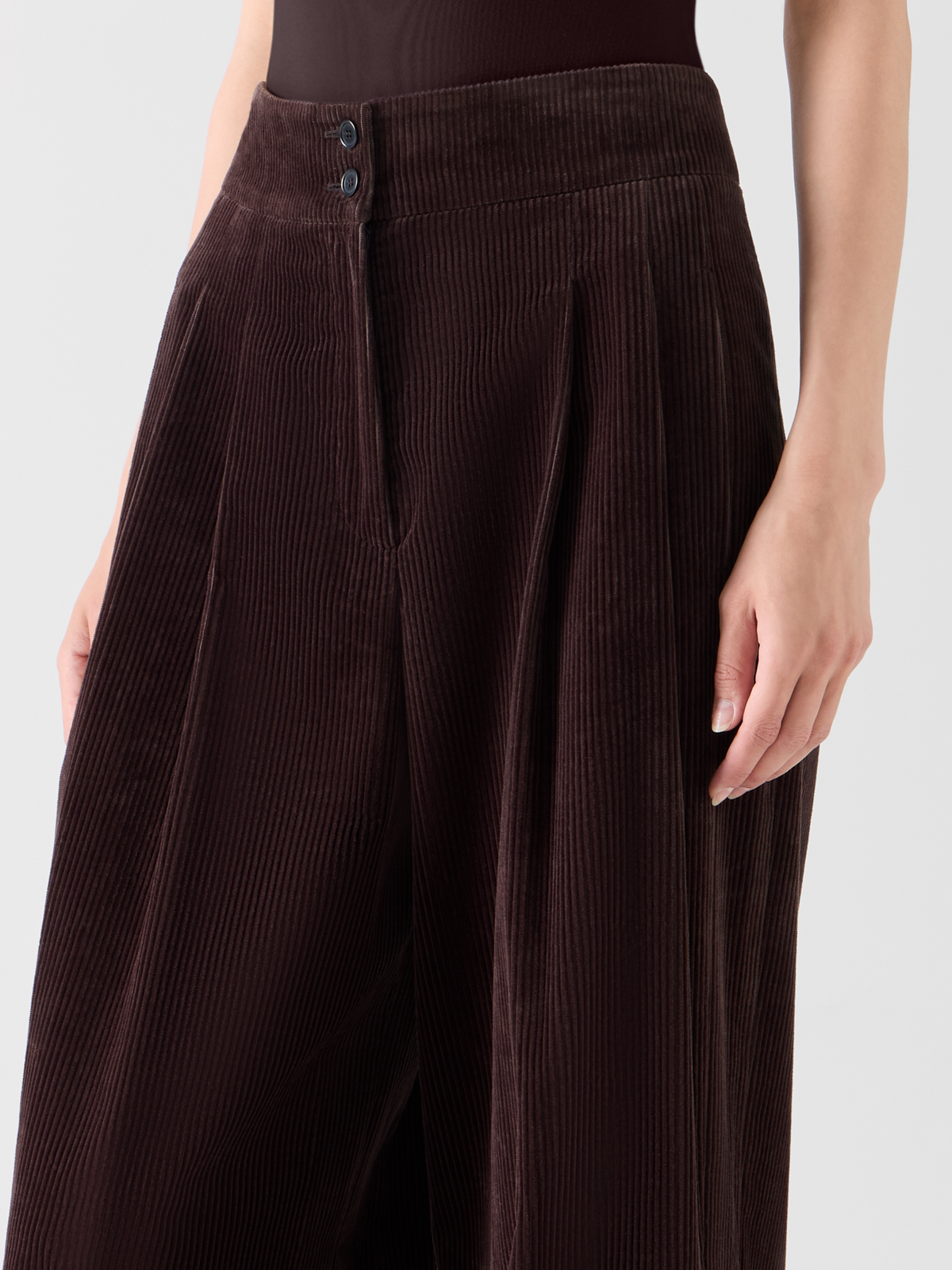 Designer Weite Bundfaltenhose aus Baumwollcord - Braun 