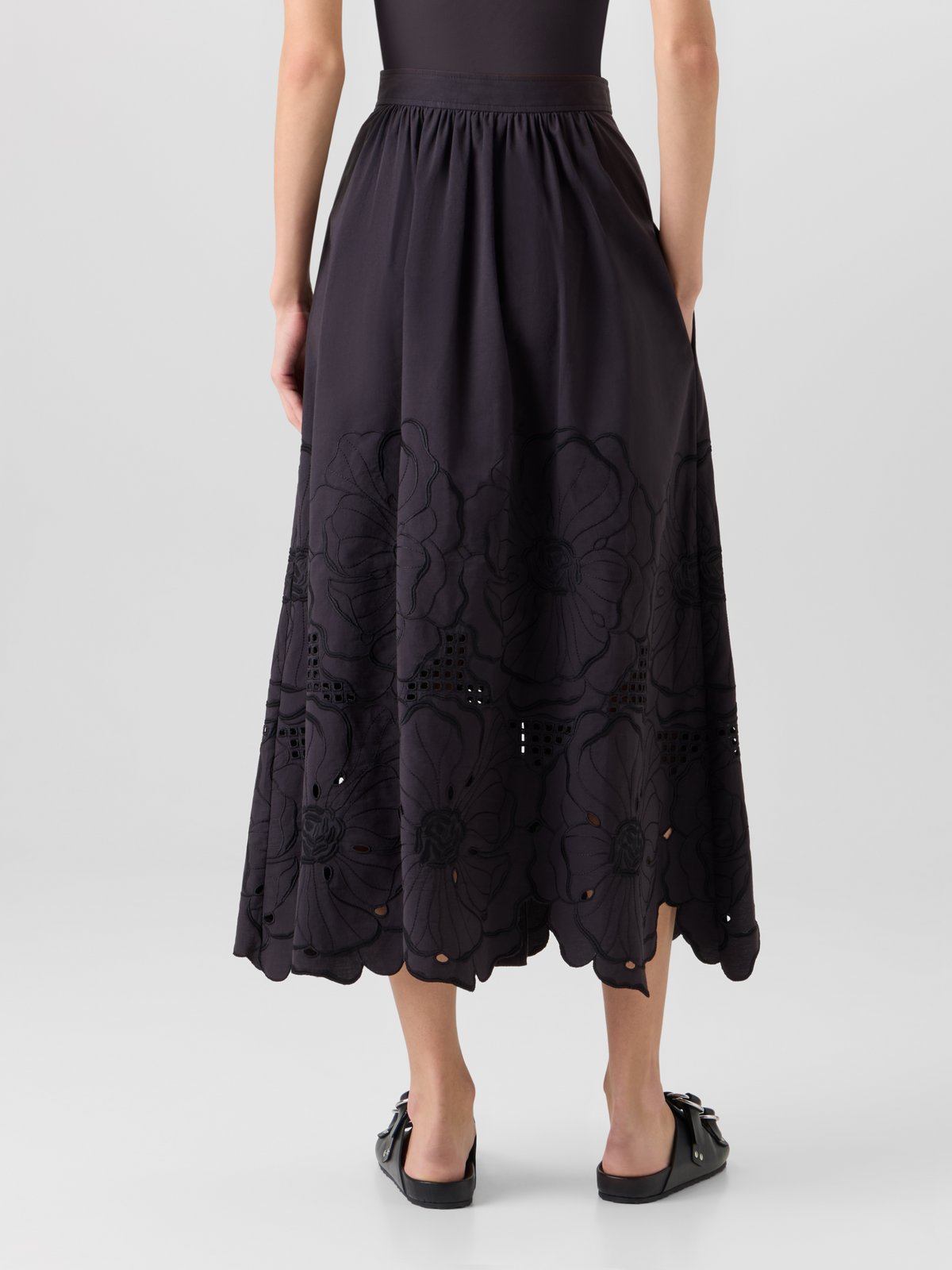 Designer Ausgestellter Midirock mit Blumen-Lochstickerei - Schwarz #editorial