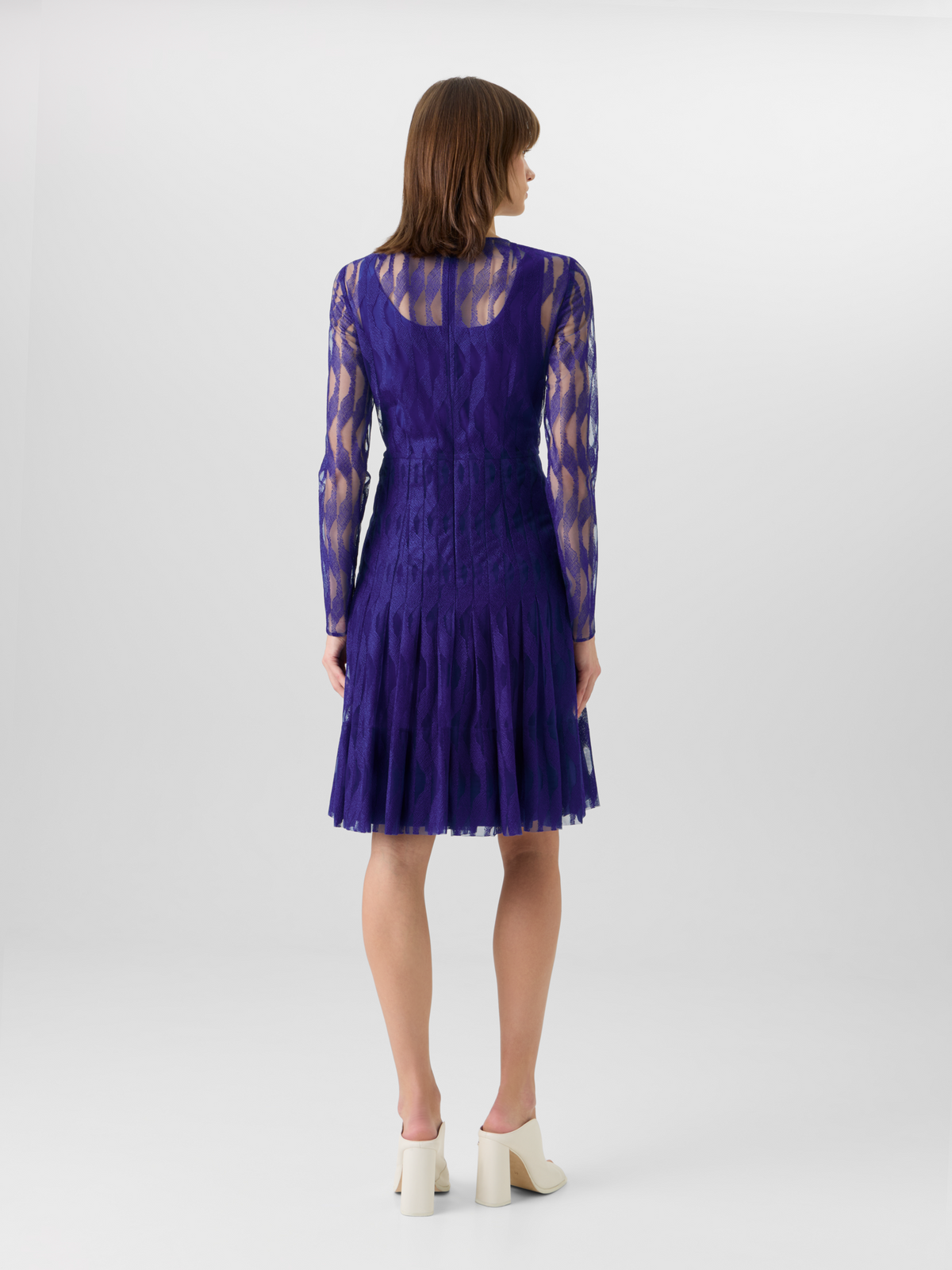 Designer Langärmeliges Kleid mit High Plains Stickerei auf Tüll - Violett #editorial