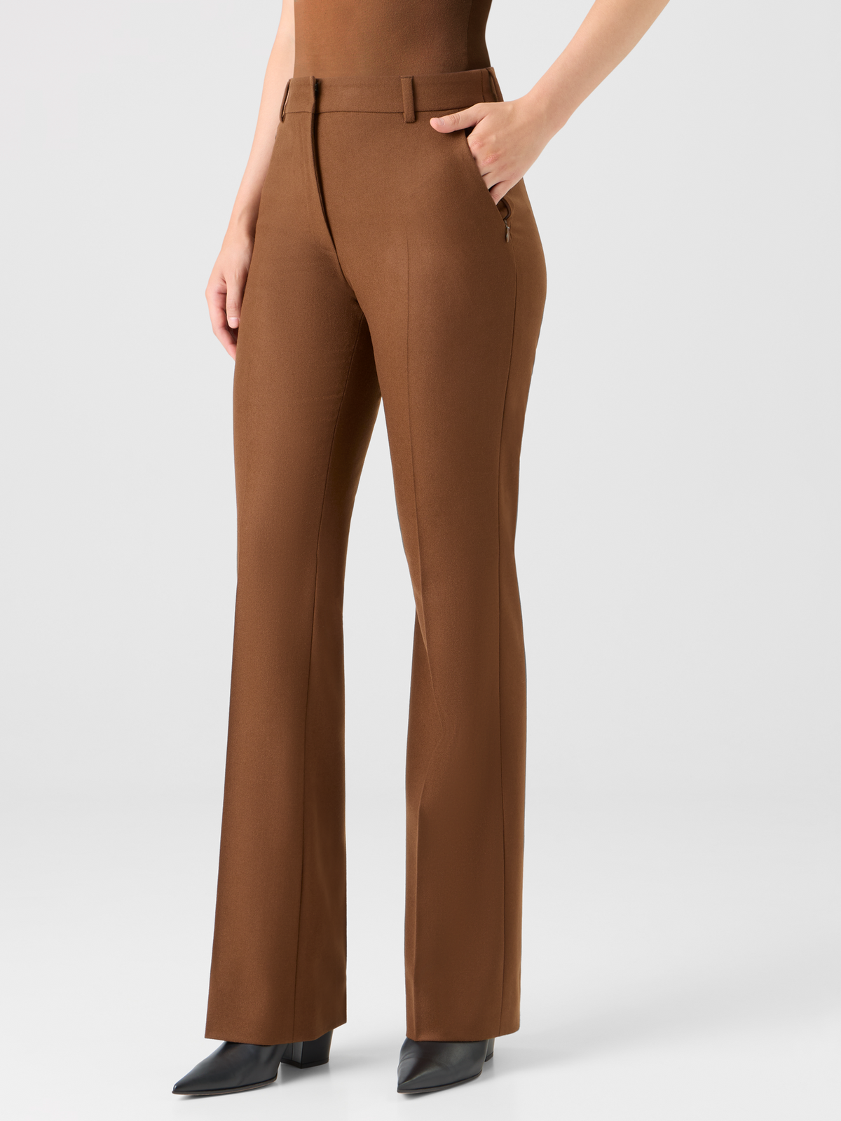 Designer Bootcut-Hose aus Woll-Stretch-Flanell - Braun #editorial