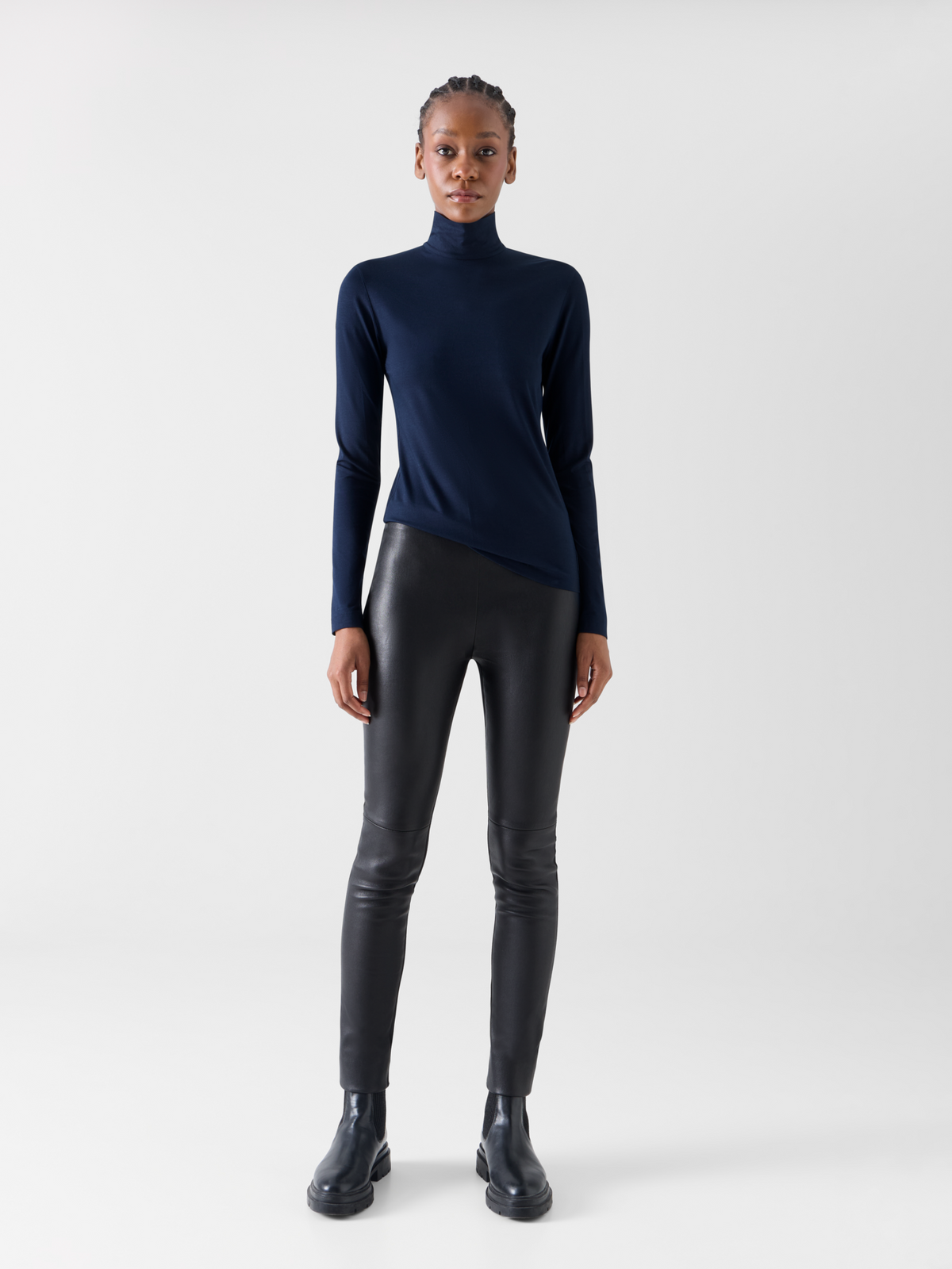 Designer Tailliertes Modal-Shirt mit Punto Dot Detail - Dunkelblau #editorial