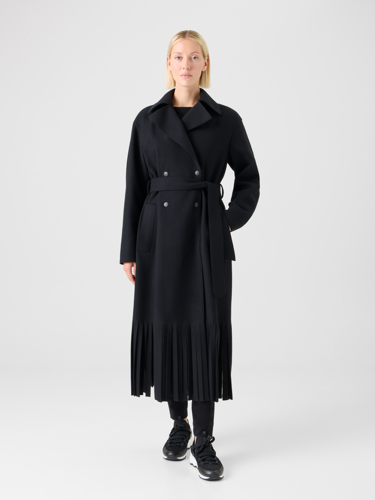 Designer Trenchcoat aus gefilzter Wolle mit Fransen - Schwarz #editorial