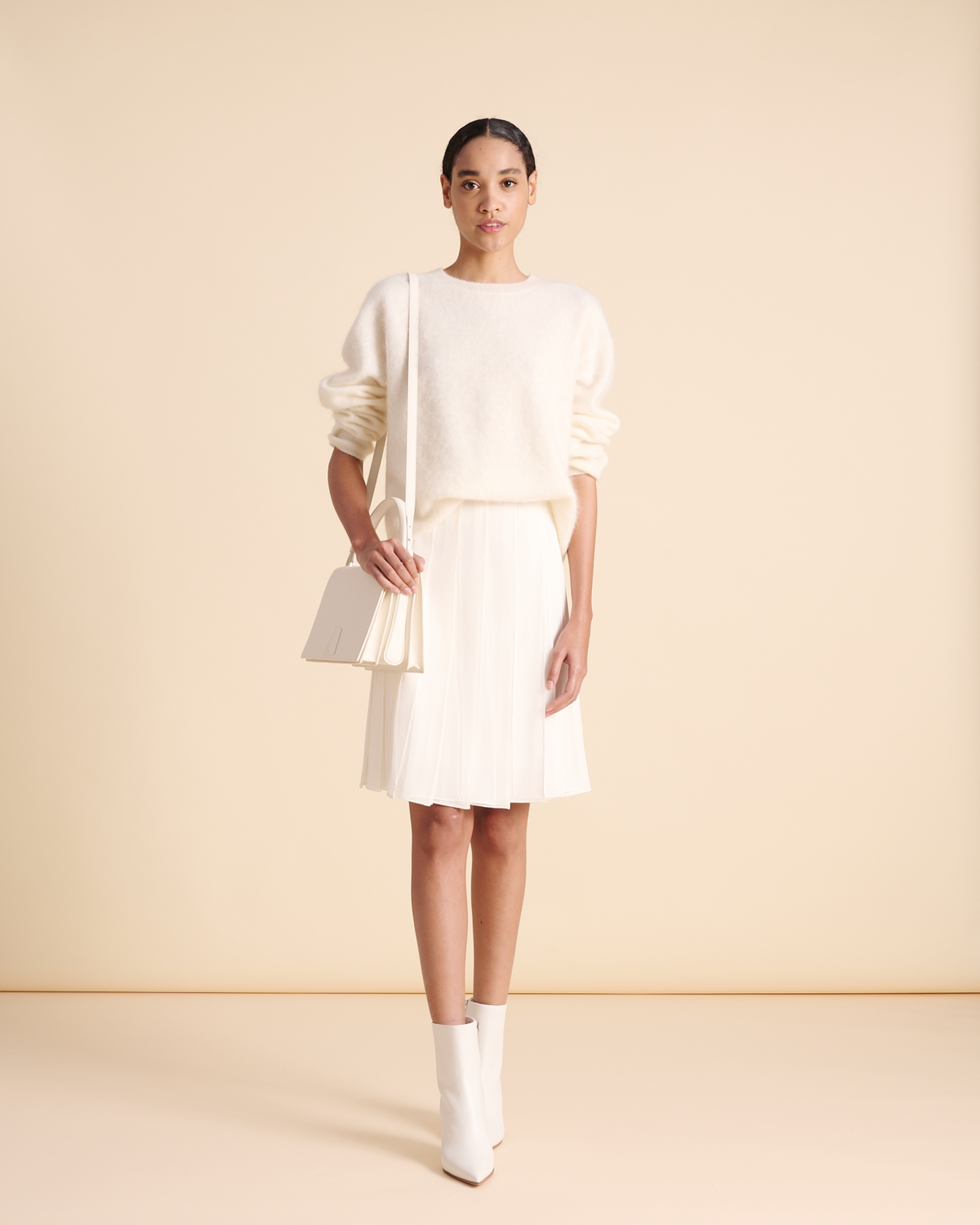 Designer Alice Medium Top Handle Bag - Ecru - Weiss #editorial