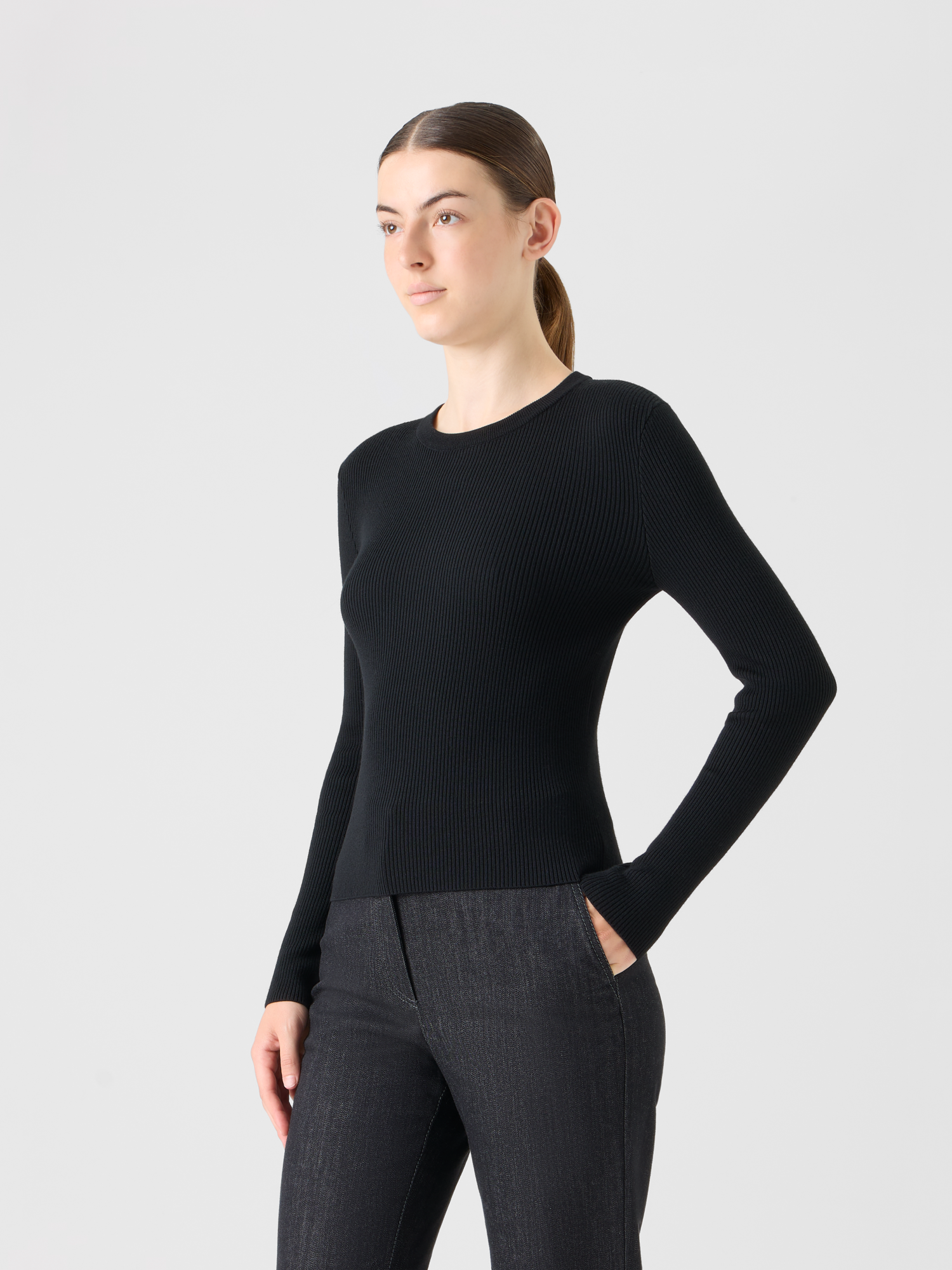 Designer Pullover aus Merinowolle mit Dot-Cut-Out auf der Rückseite - Schwarz 