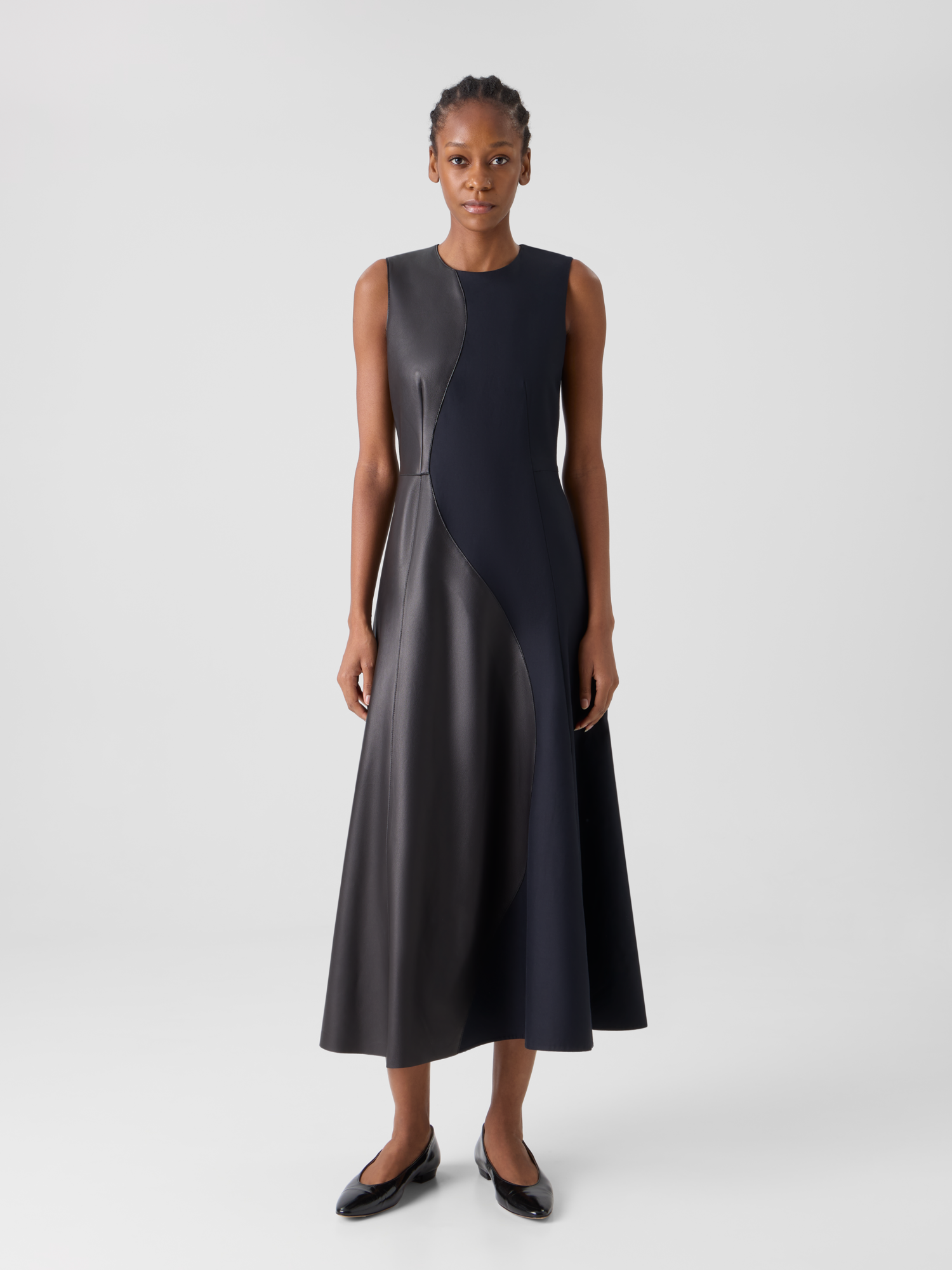 Designer Ausgestelltes Midikleid mit Leder-Patchwork - Schwarz