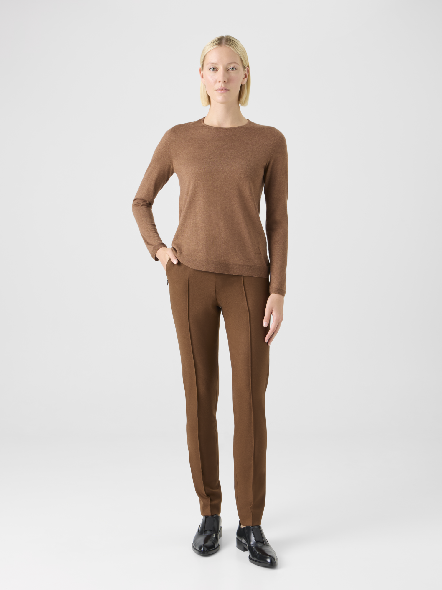 Designer Schmale Hose aus Woll-Stretch-Flanell - Braun 