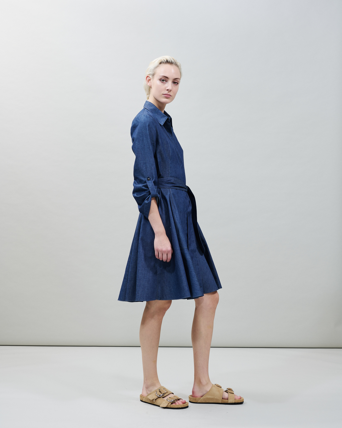 Designer Blusenkleid aus leichtem Baumwoll-Denim - Blau #editorial
