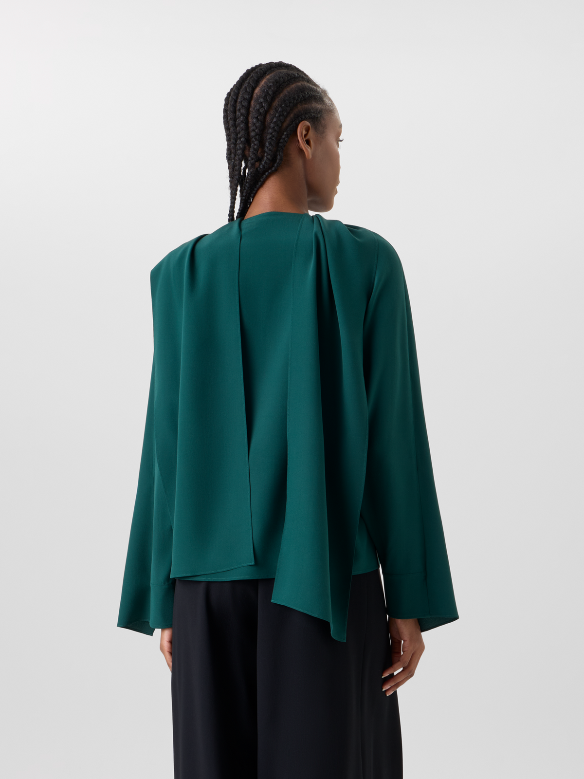 Designer Bluse aus Seiden-Crêpe mit ausgestellten Ärmelpanels - Grün 