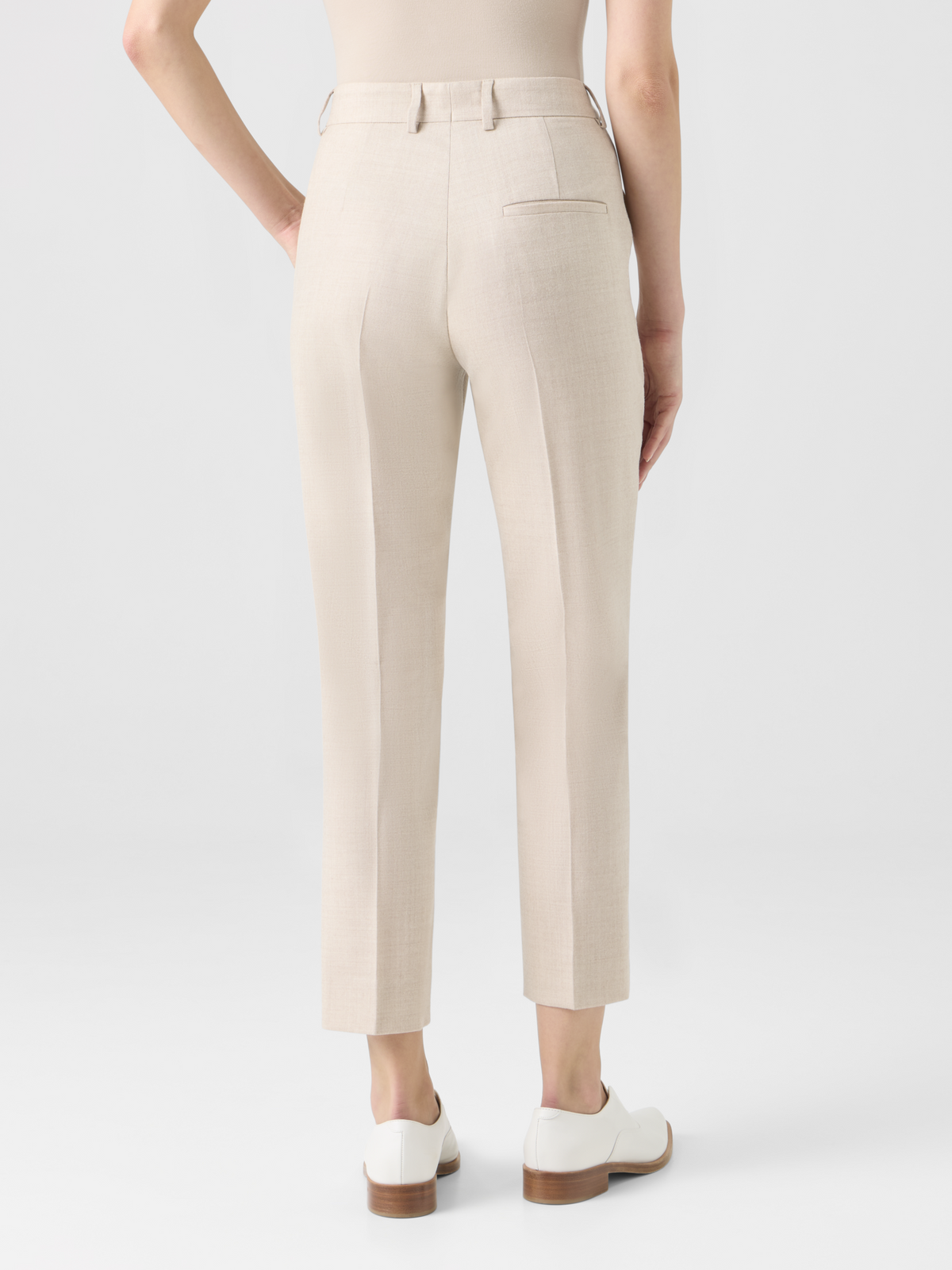 Designer Schmal verkürzte Hose aus Woll-Stretch-Flanell - Beige #editorial